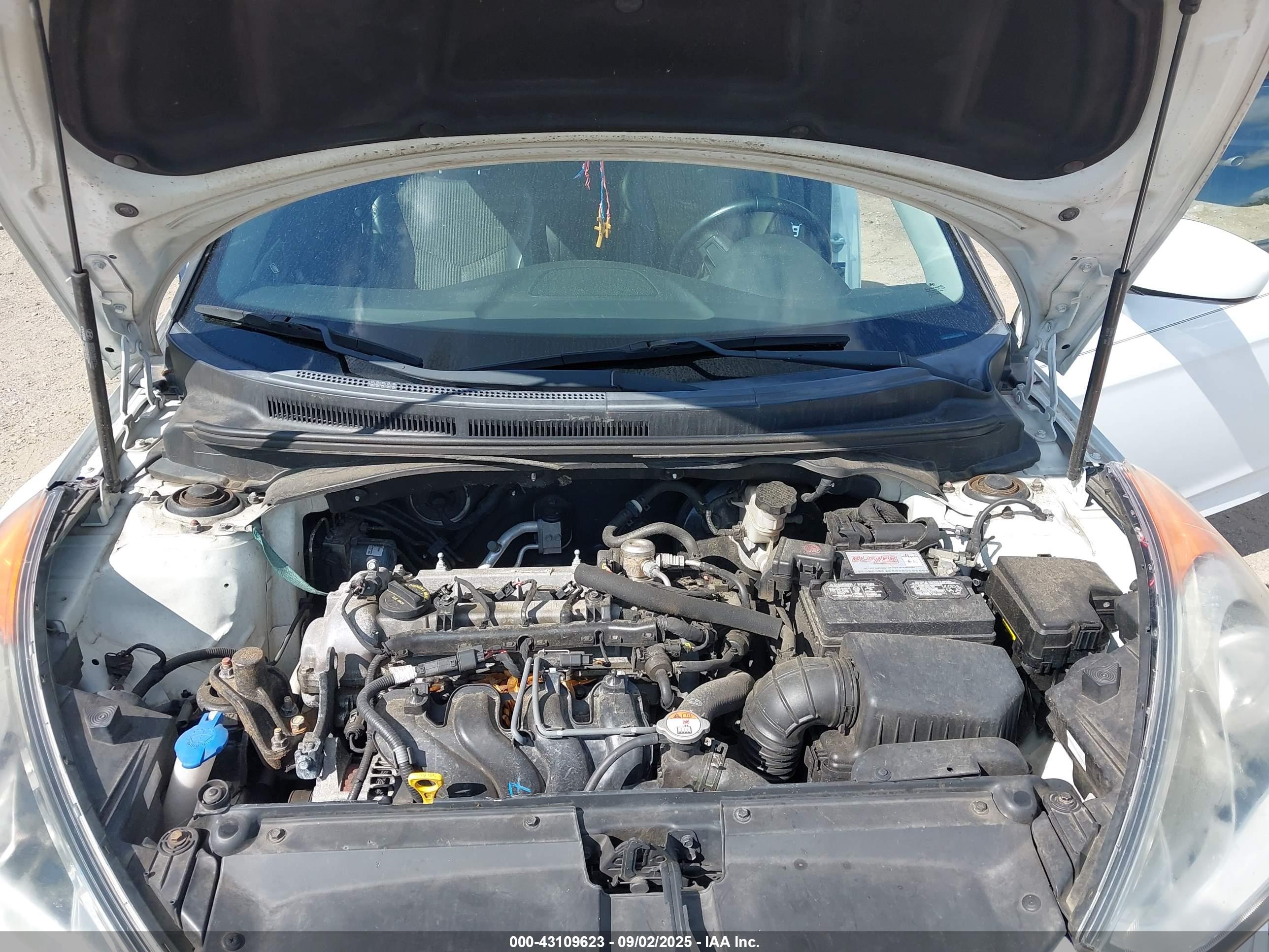 HYUNDAI VELOSTER image 10