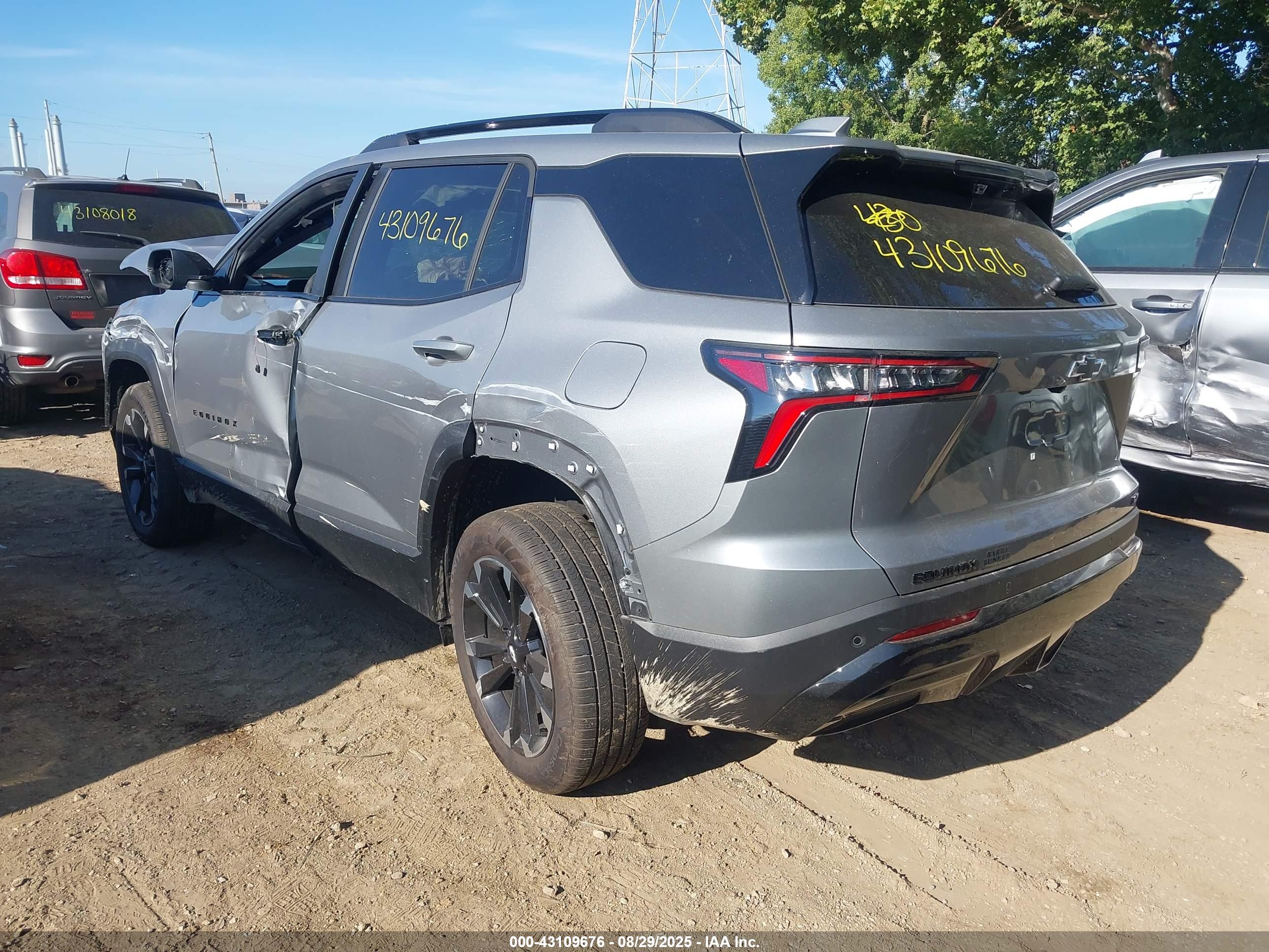 CHEVROLET EQUINOX image 3