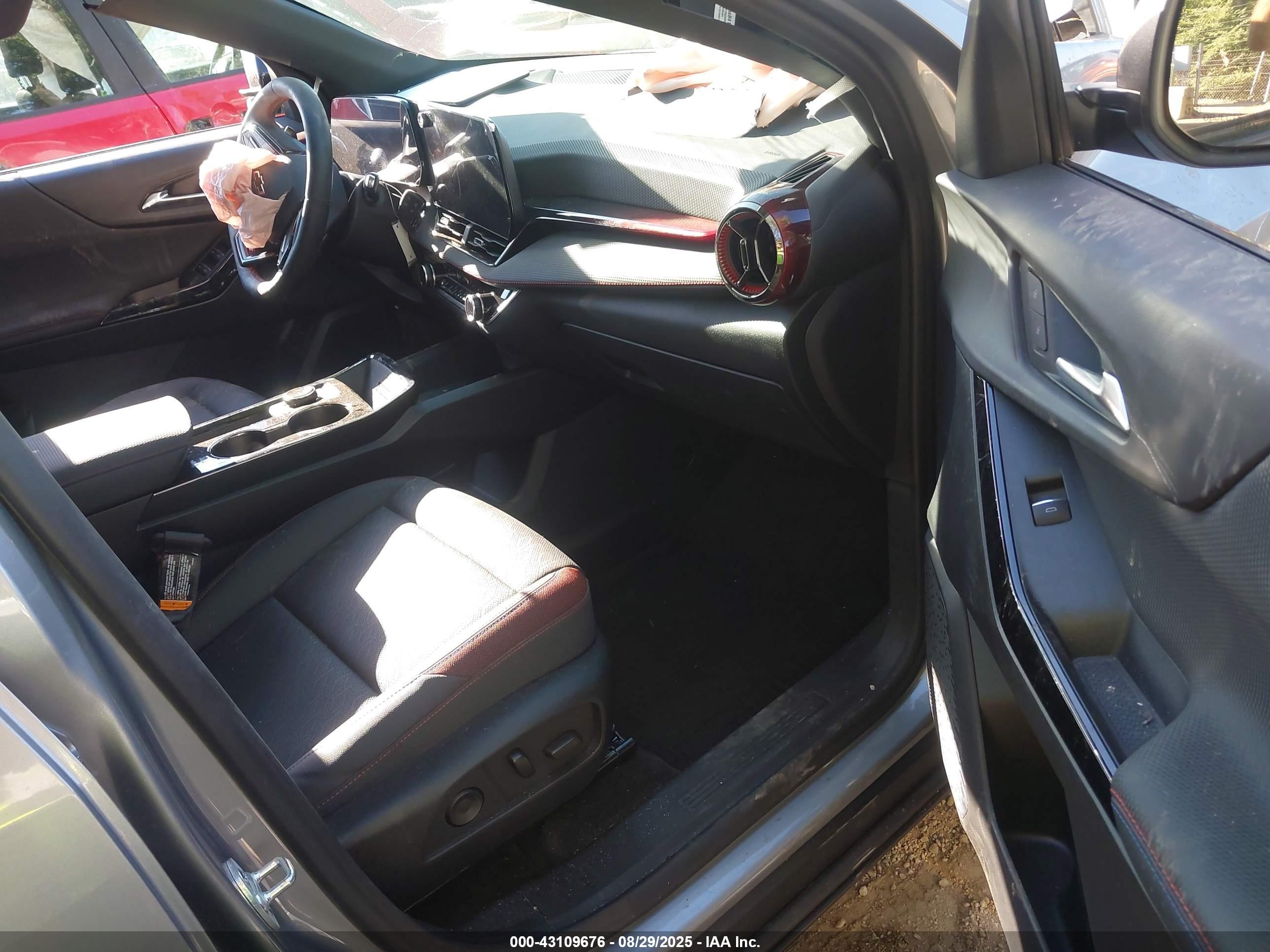 CHEVROLET EQUINOX image 5