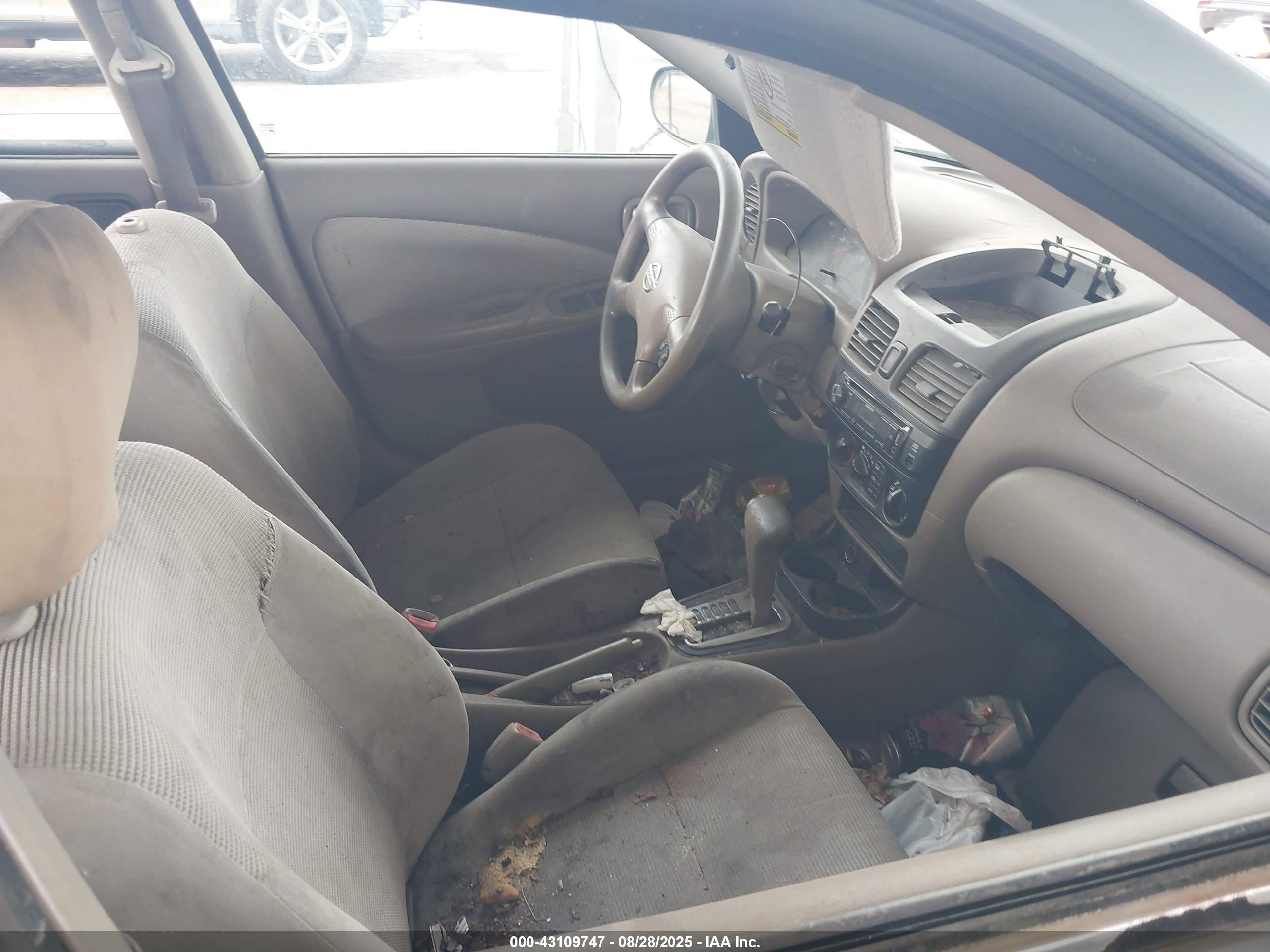 NISSAN SENTRA image 5