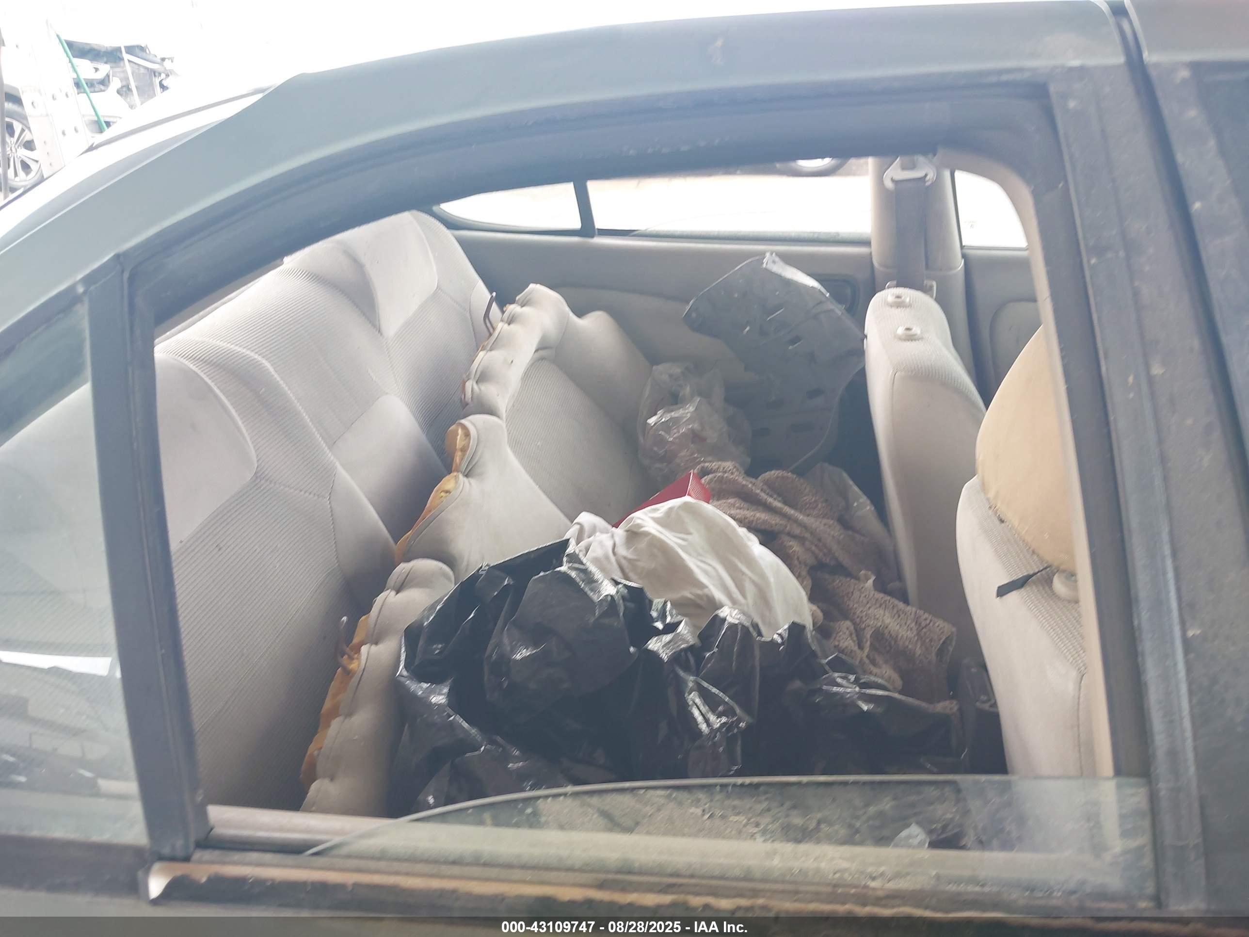 NISSAN SENTRA image 8