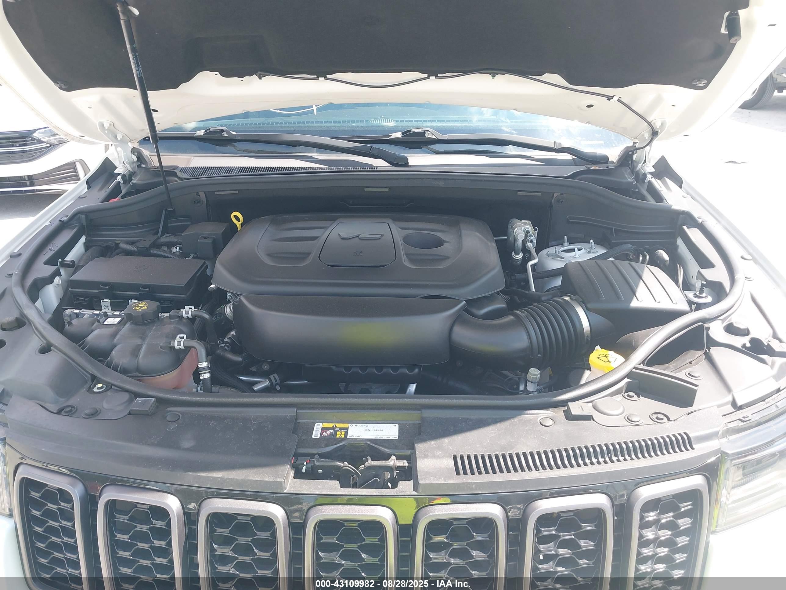 JEEP GRAND image 10