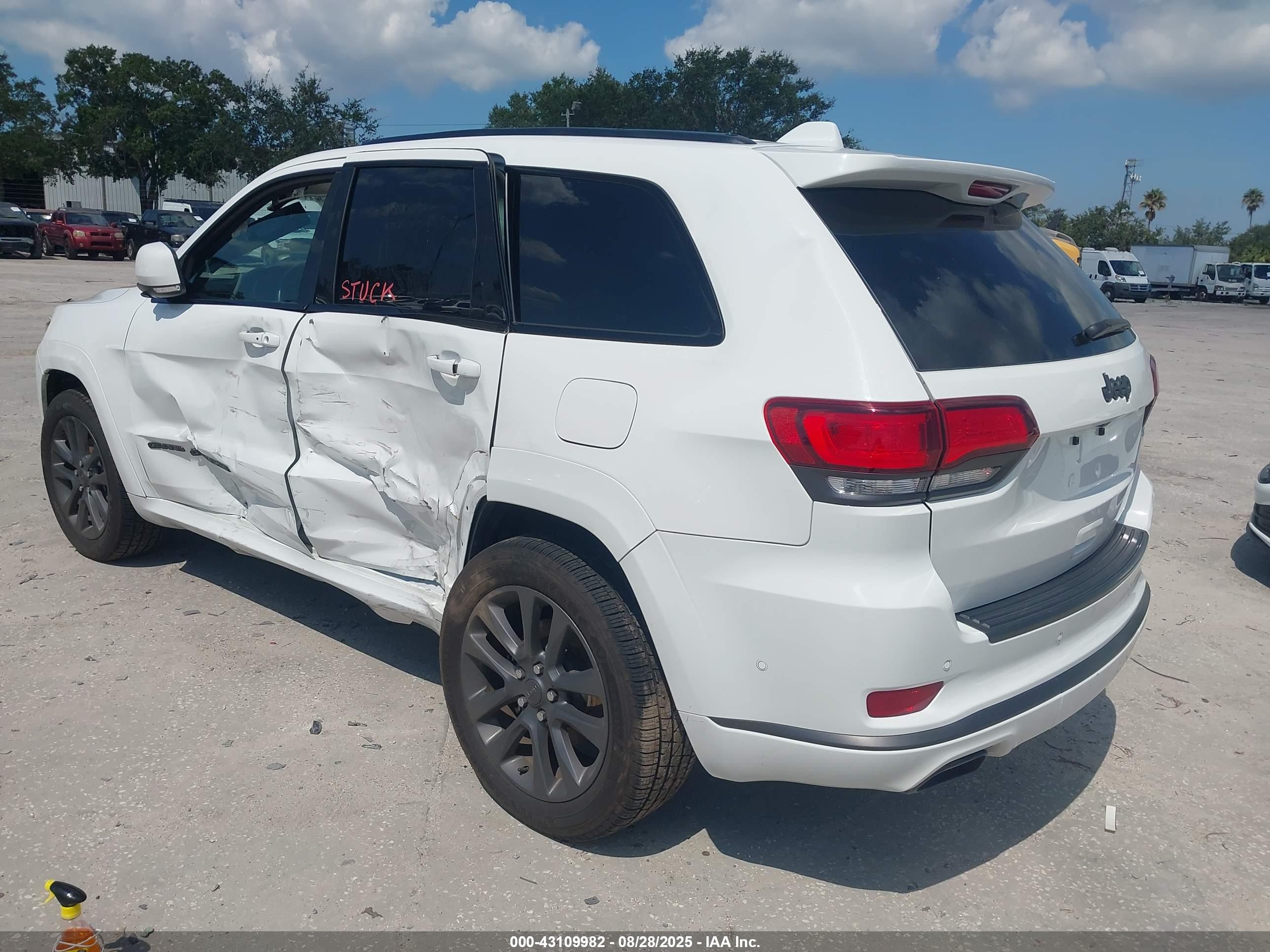 JEEP GRAND image 3