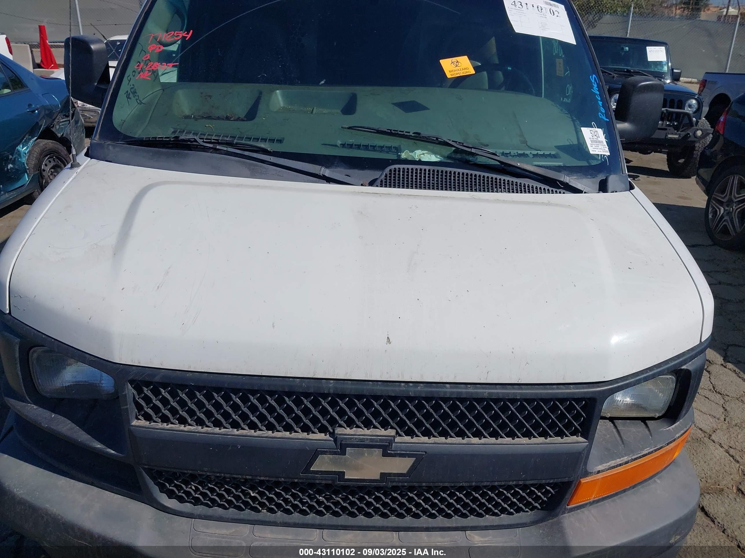 CHEVROLET EXPRESS image 10