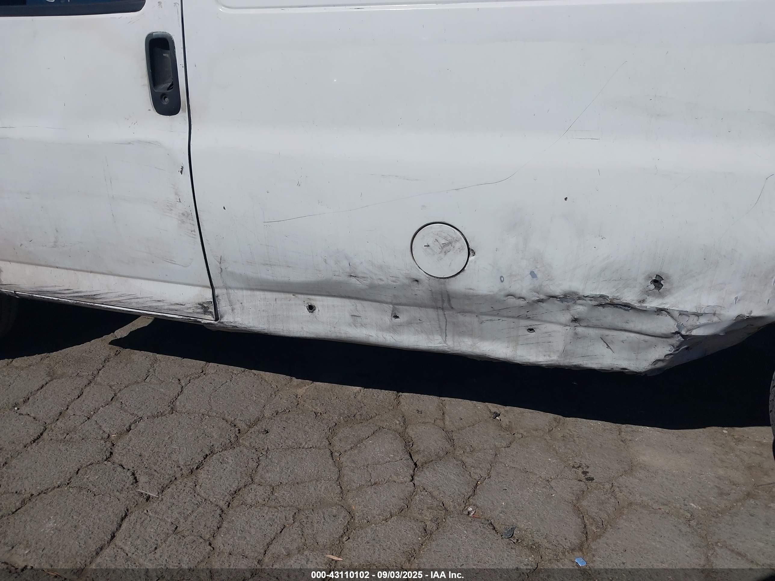 CHEVROLET EXPRESS image 6
