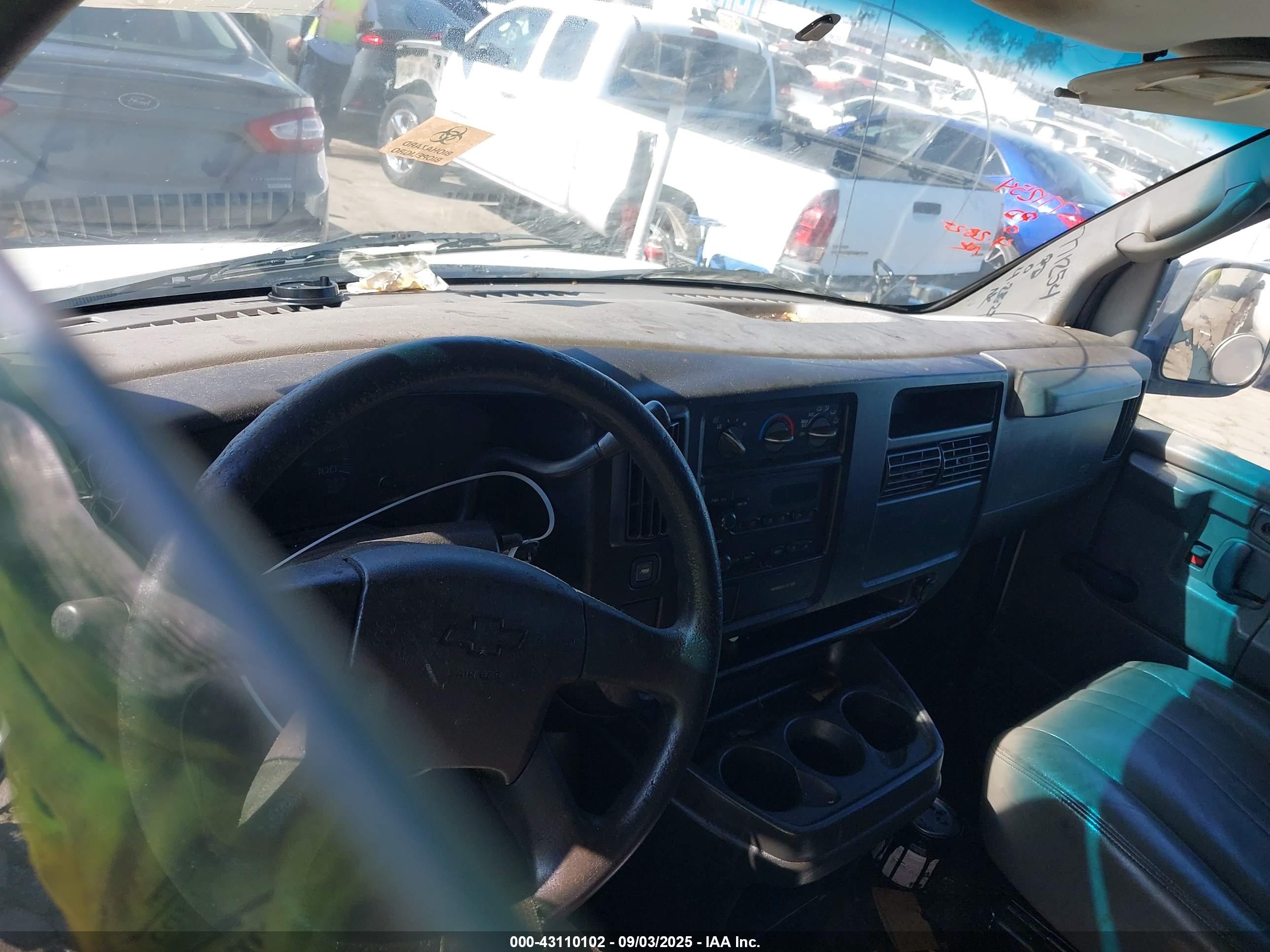 CHEVROLET EXPRESS image 7