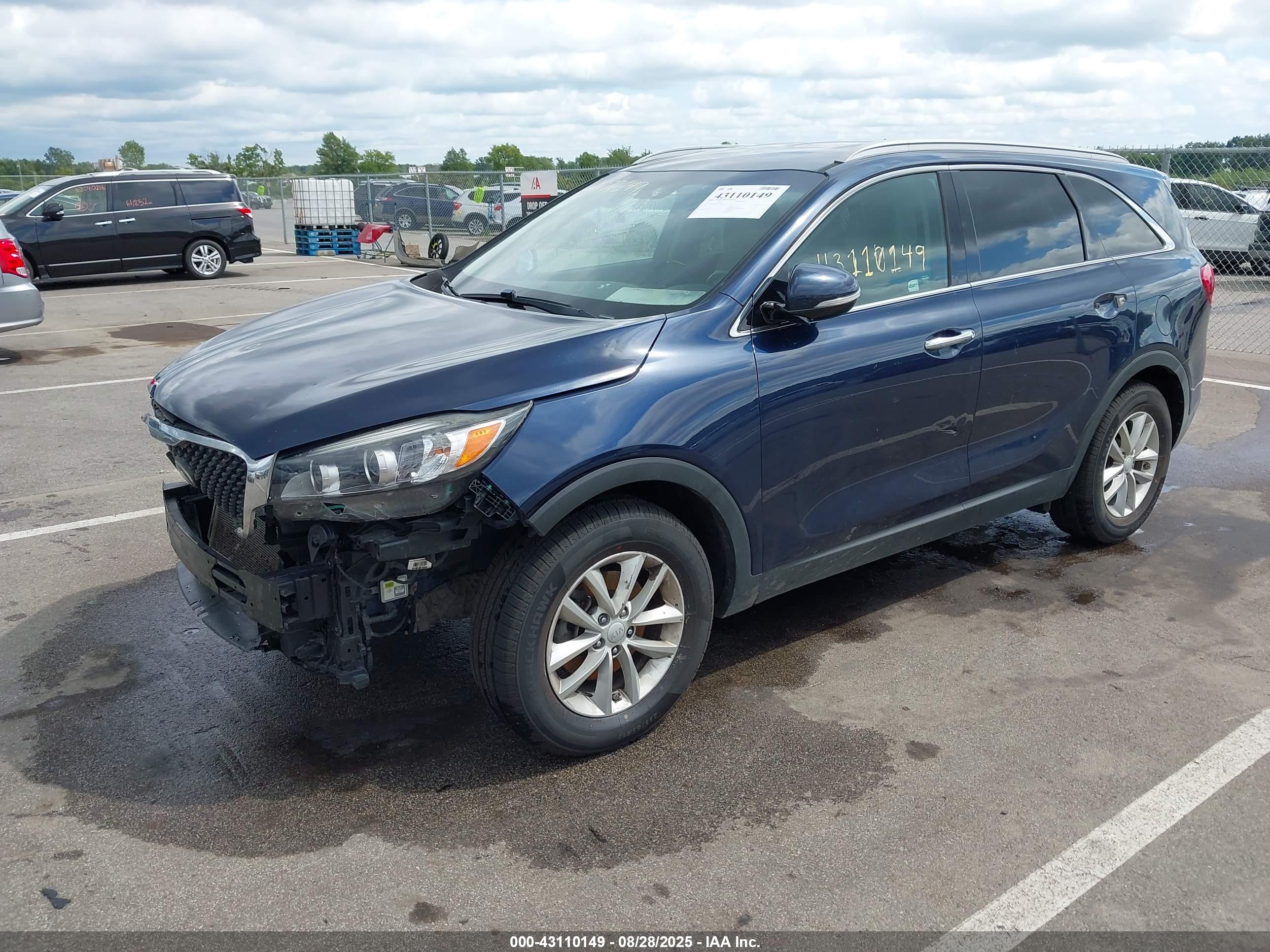 KIA SORENTO image 2