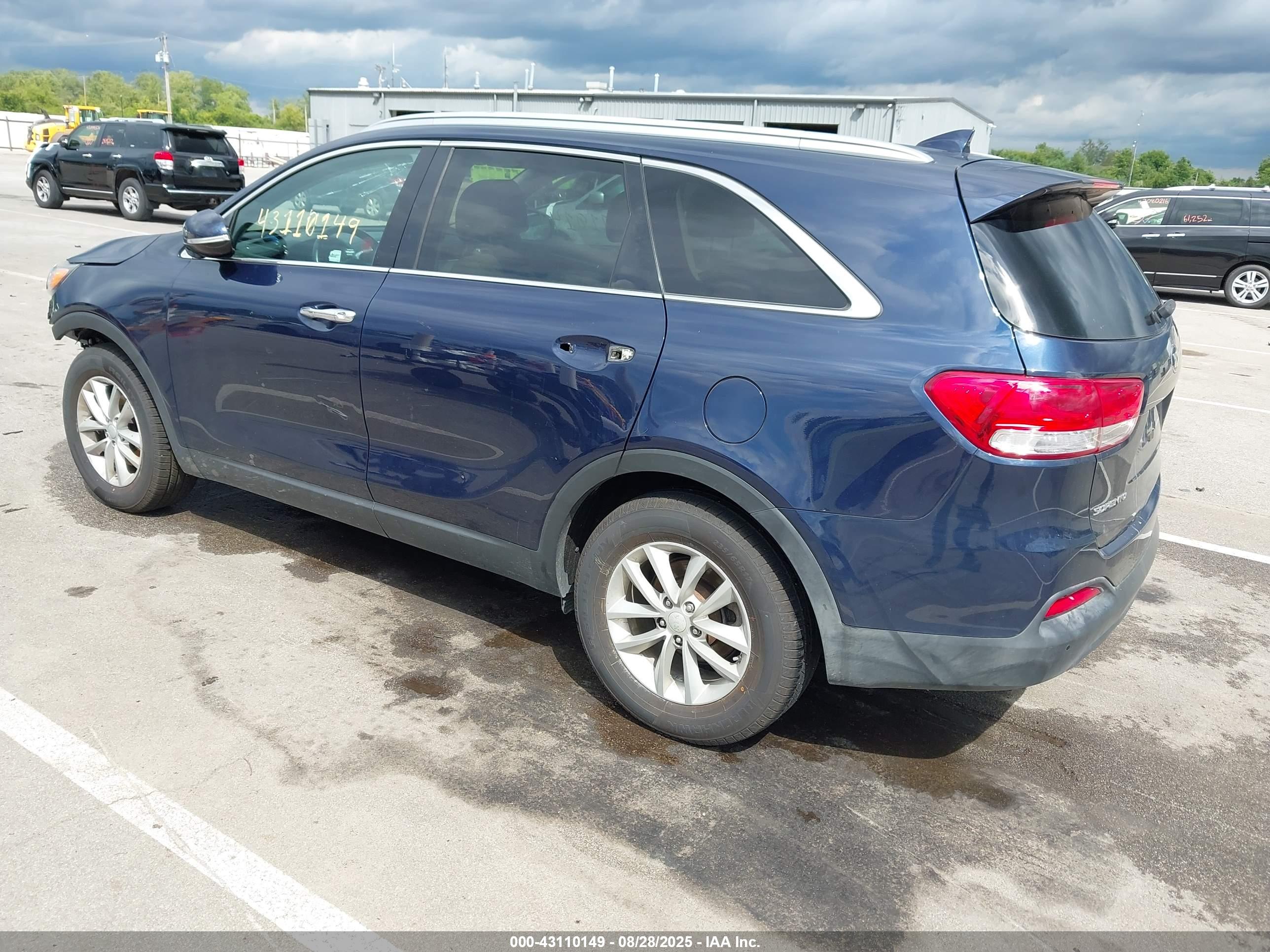 KIA SORENTO image 3