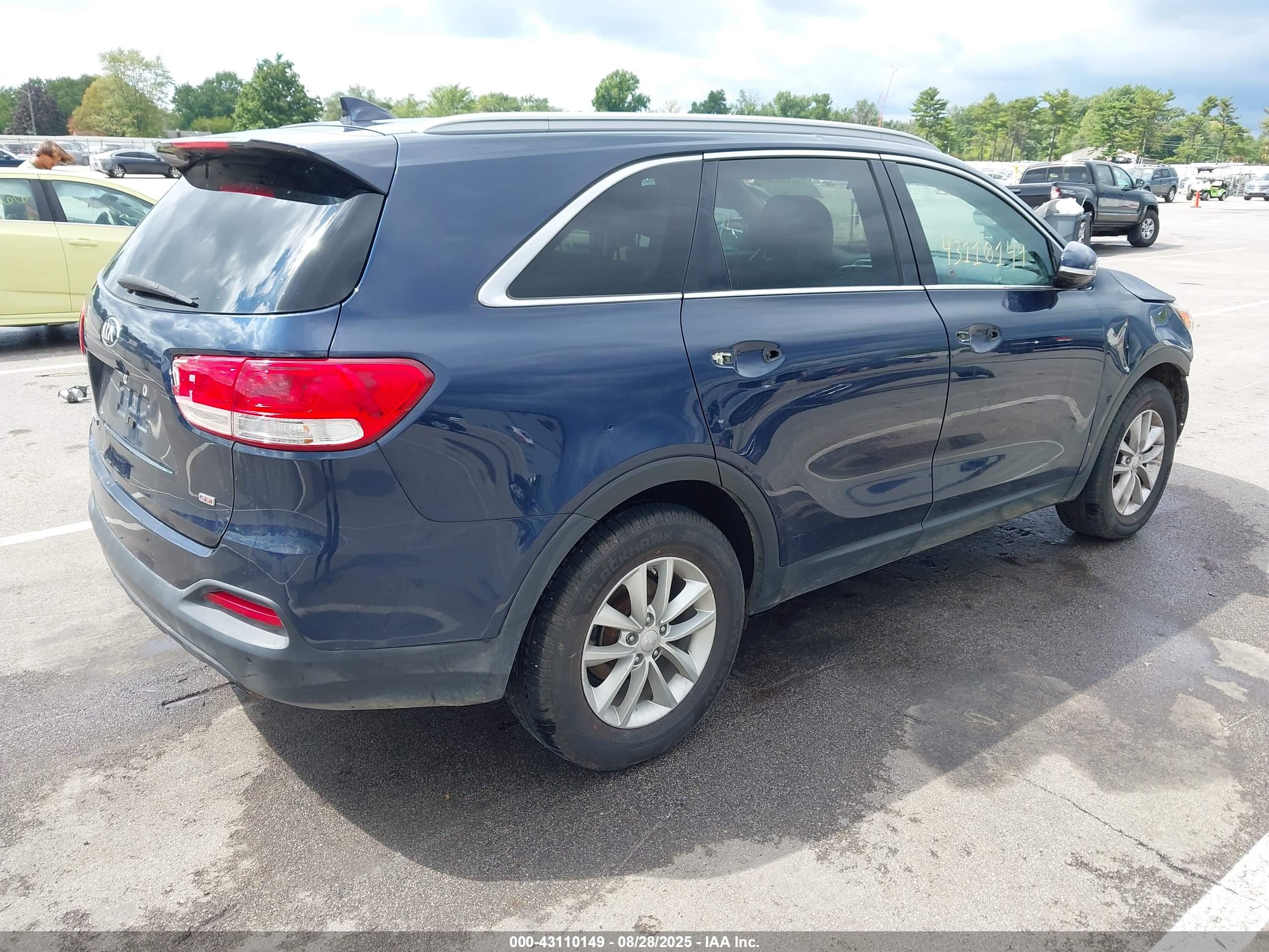 KIA SORENTO image 4