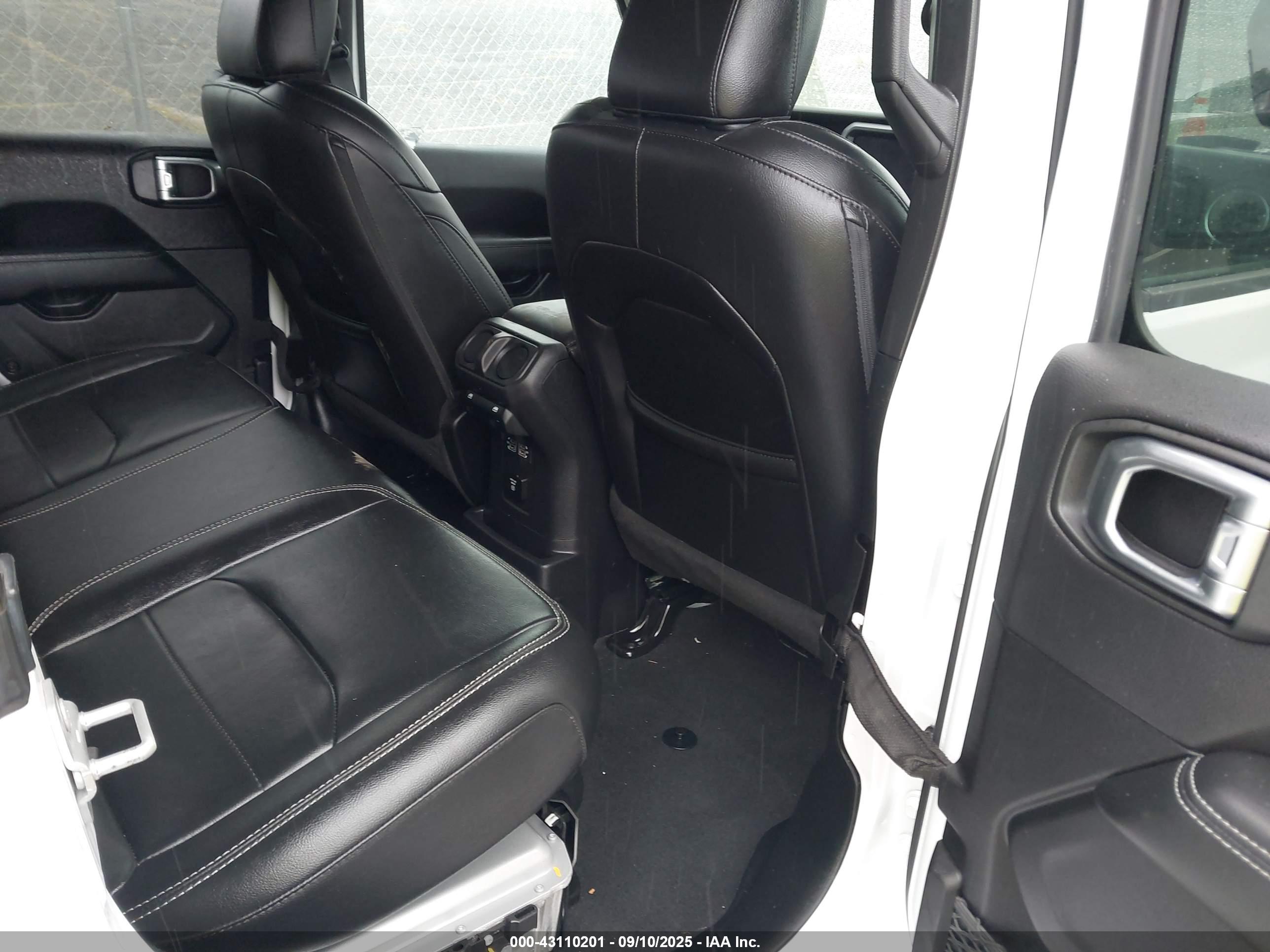 JEEP WRANGLER image 8