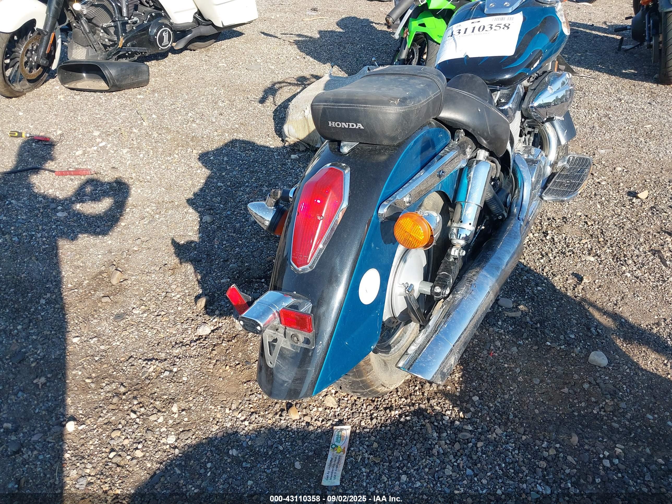 HONDA VT750 image 4