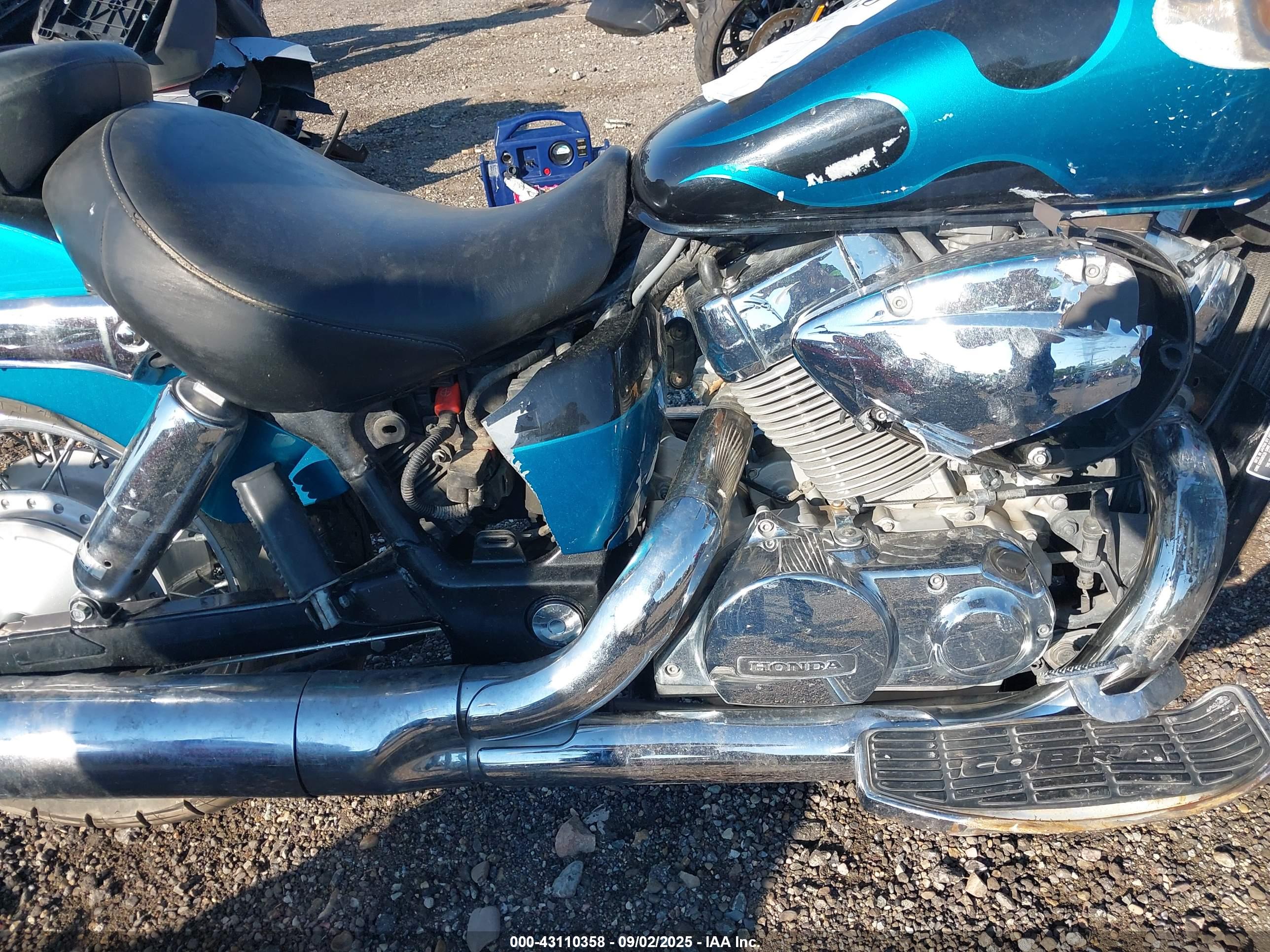 HONDA VT750 image 8