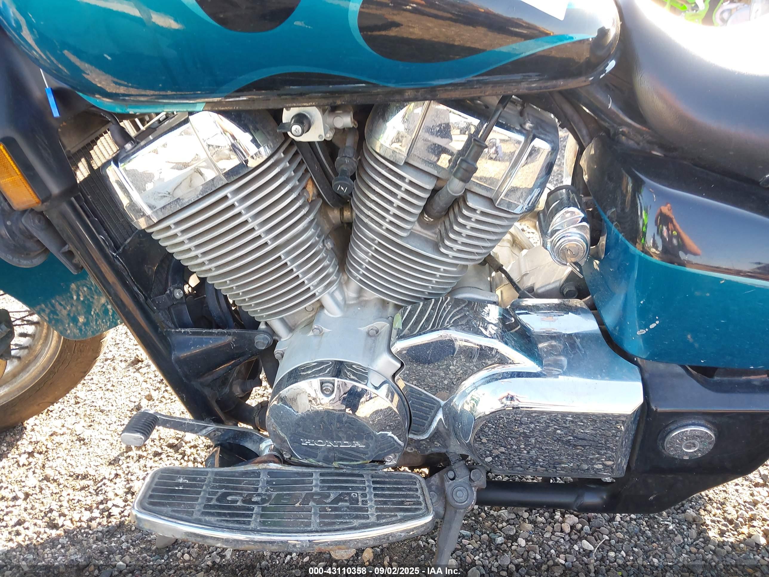HONDA VT750 image 9