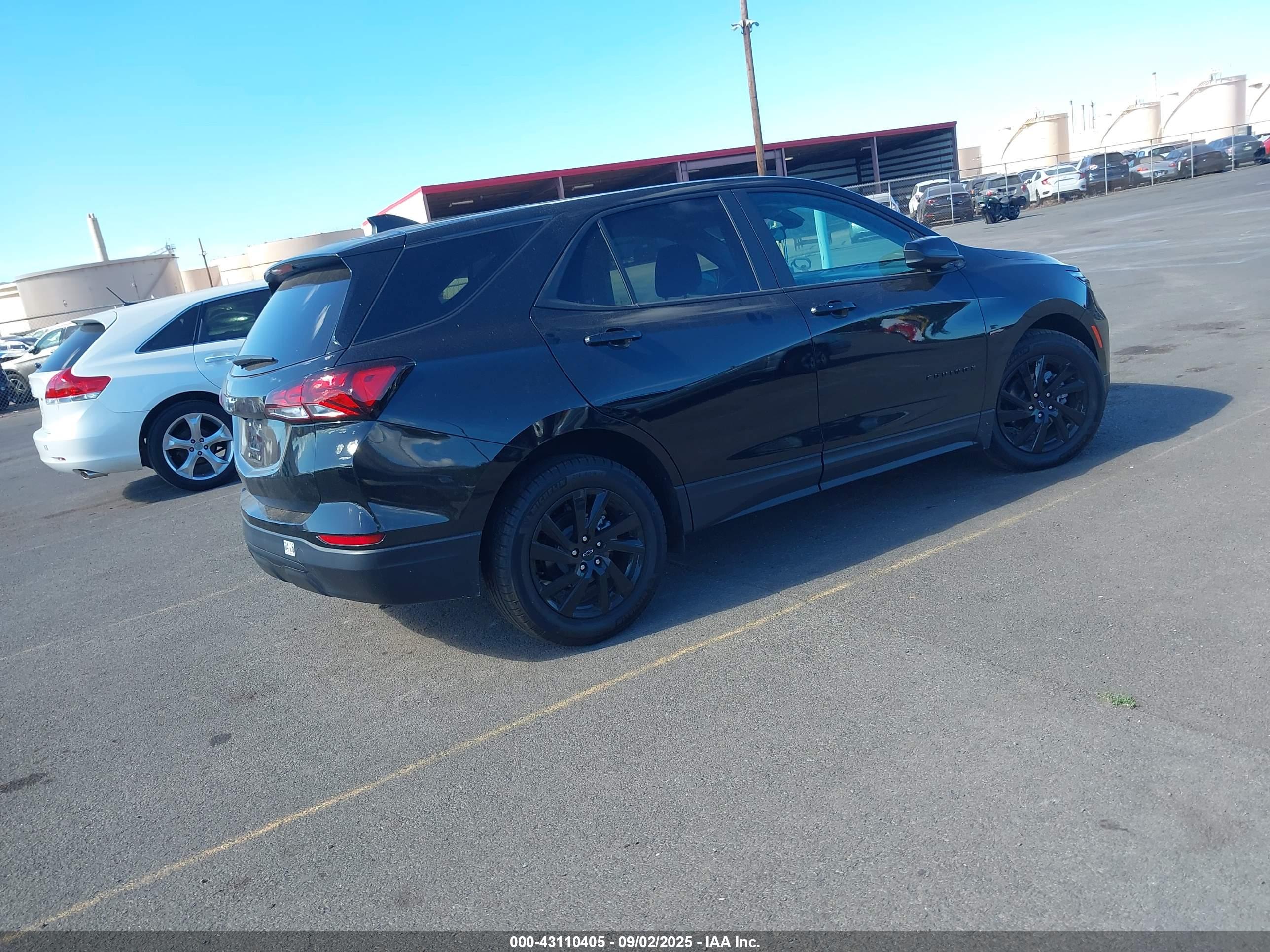 CHEVROLET EQUINOX image 4