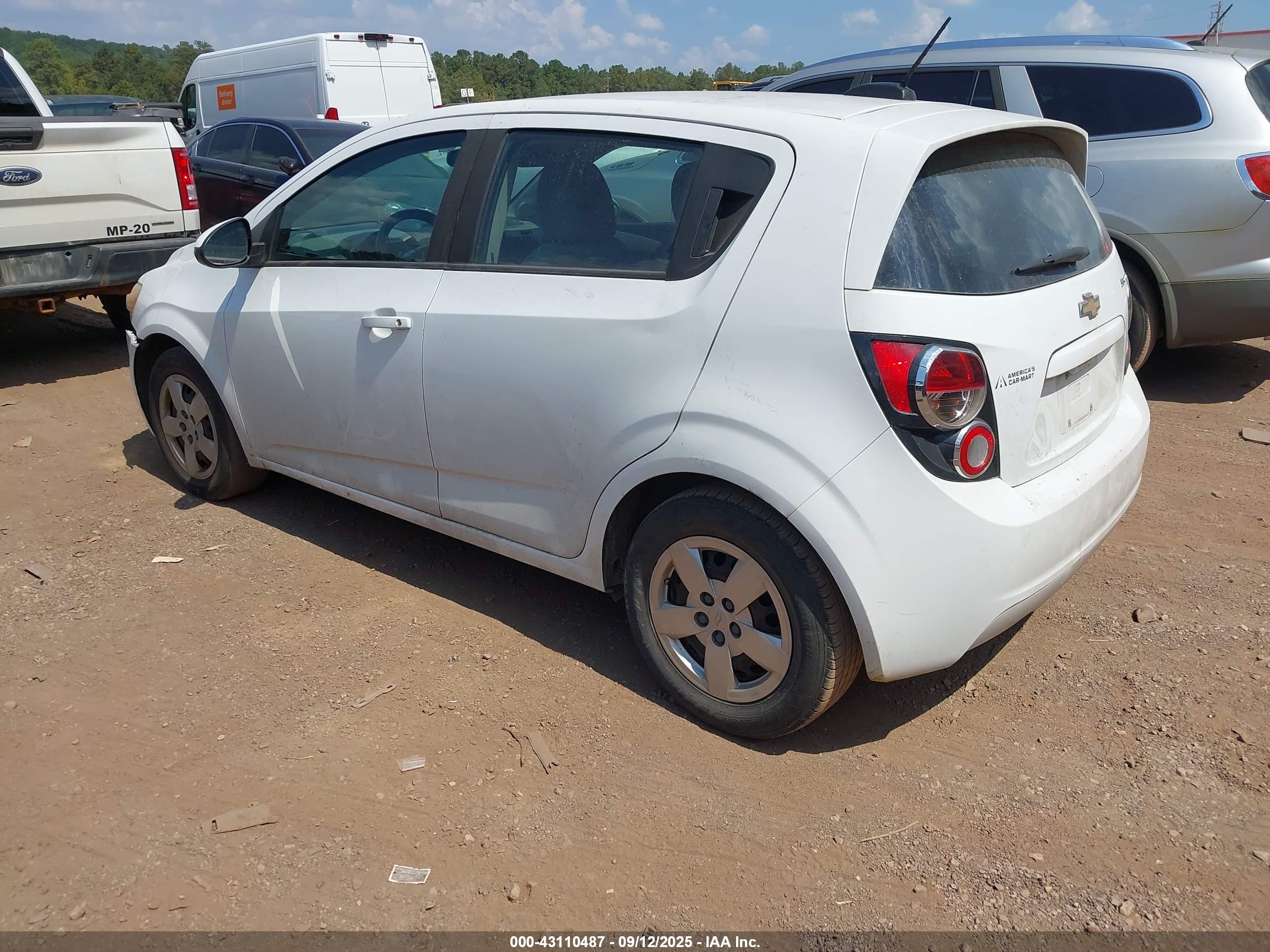 CHEVROLET SONIC image 3