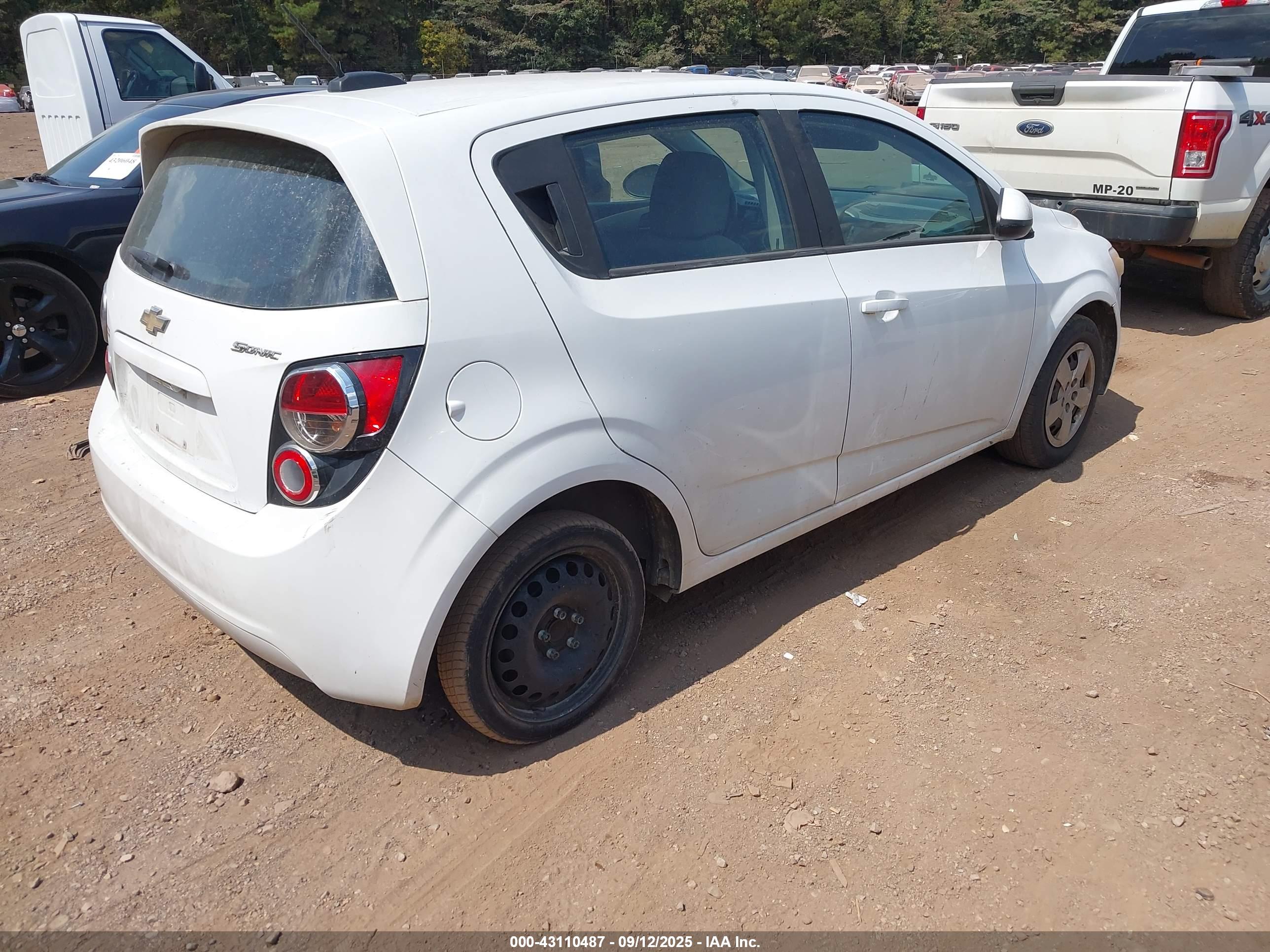 CHEVROLET SONIC image 4