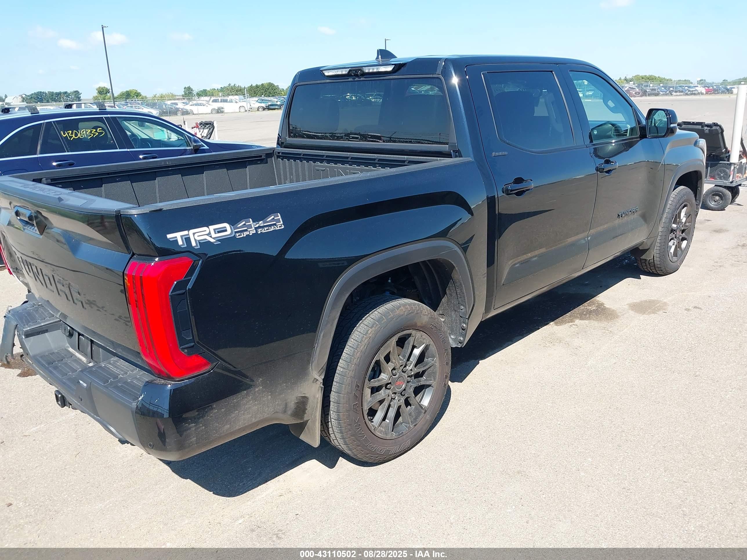 TOYOTA TUNDRA image 4