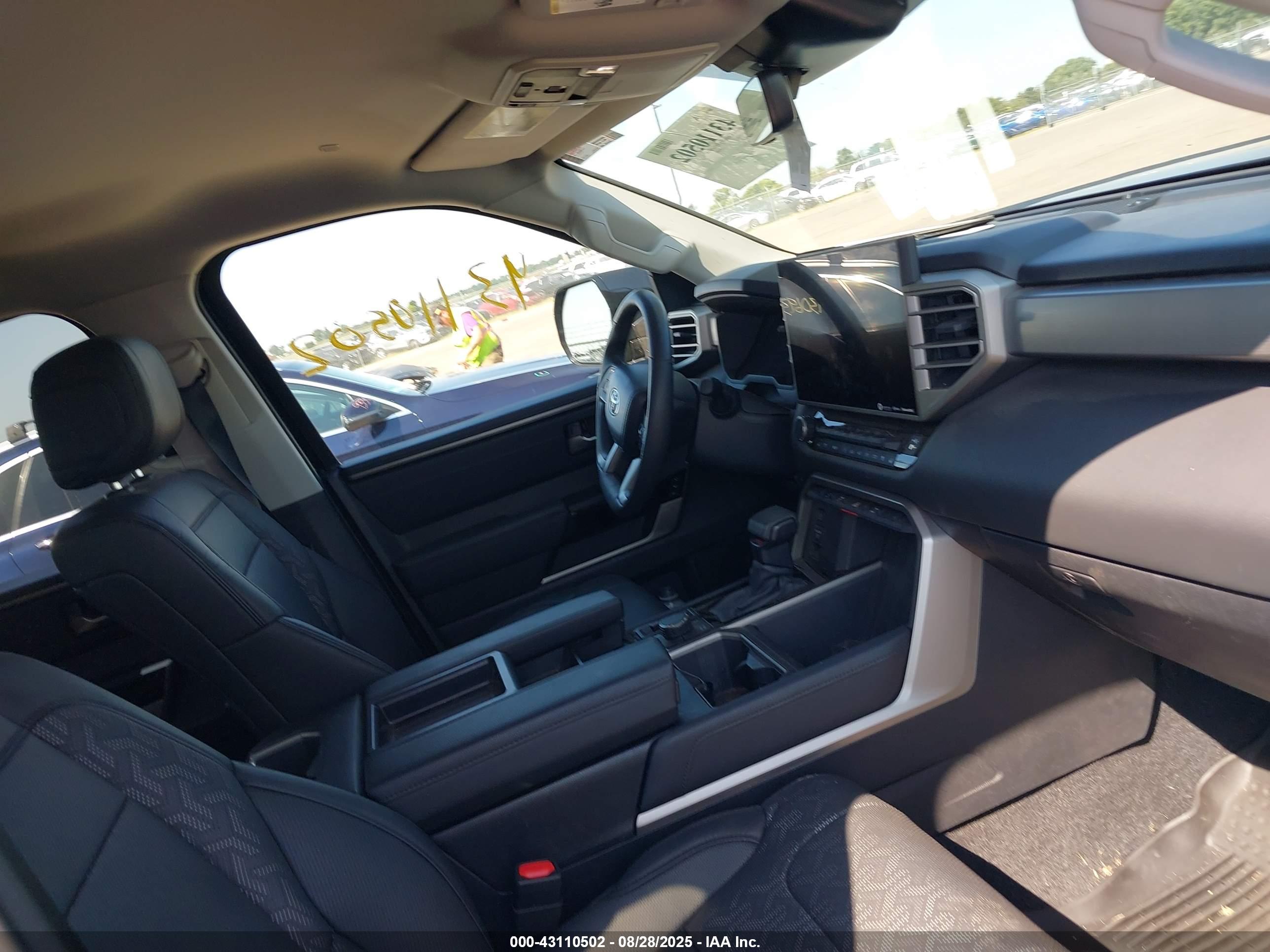TOYOTA TUNDRA image 5