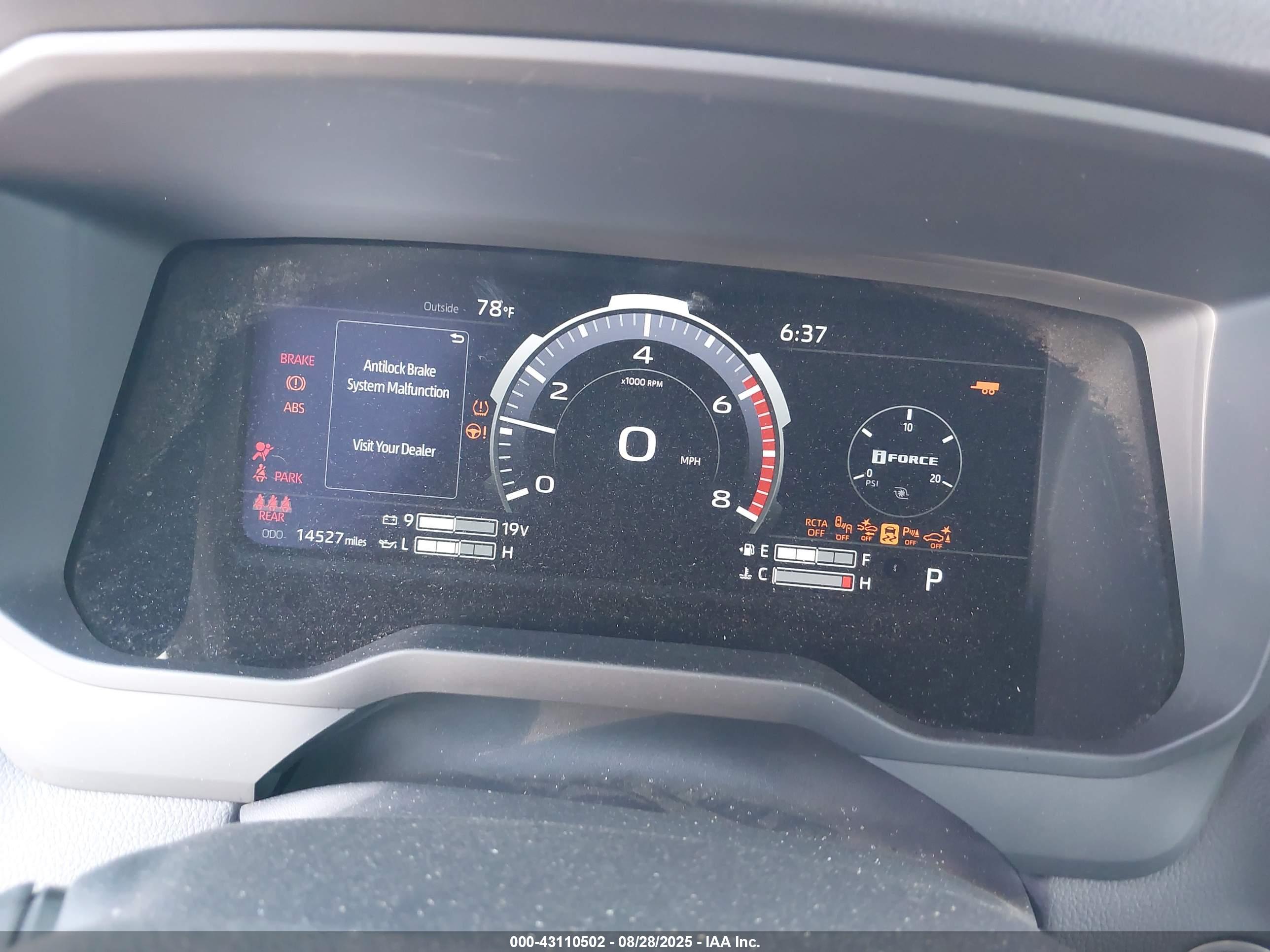 TOYOTA TUNDRA image 7