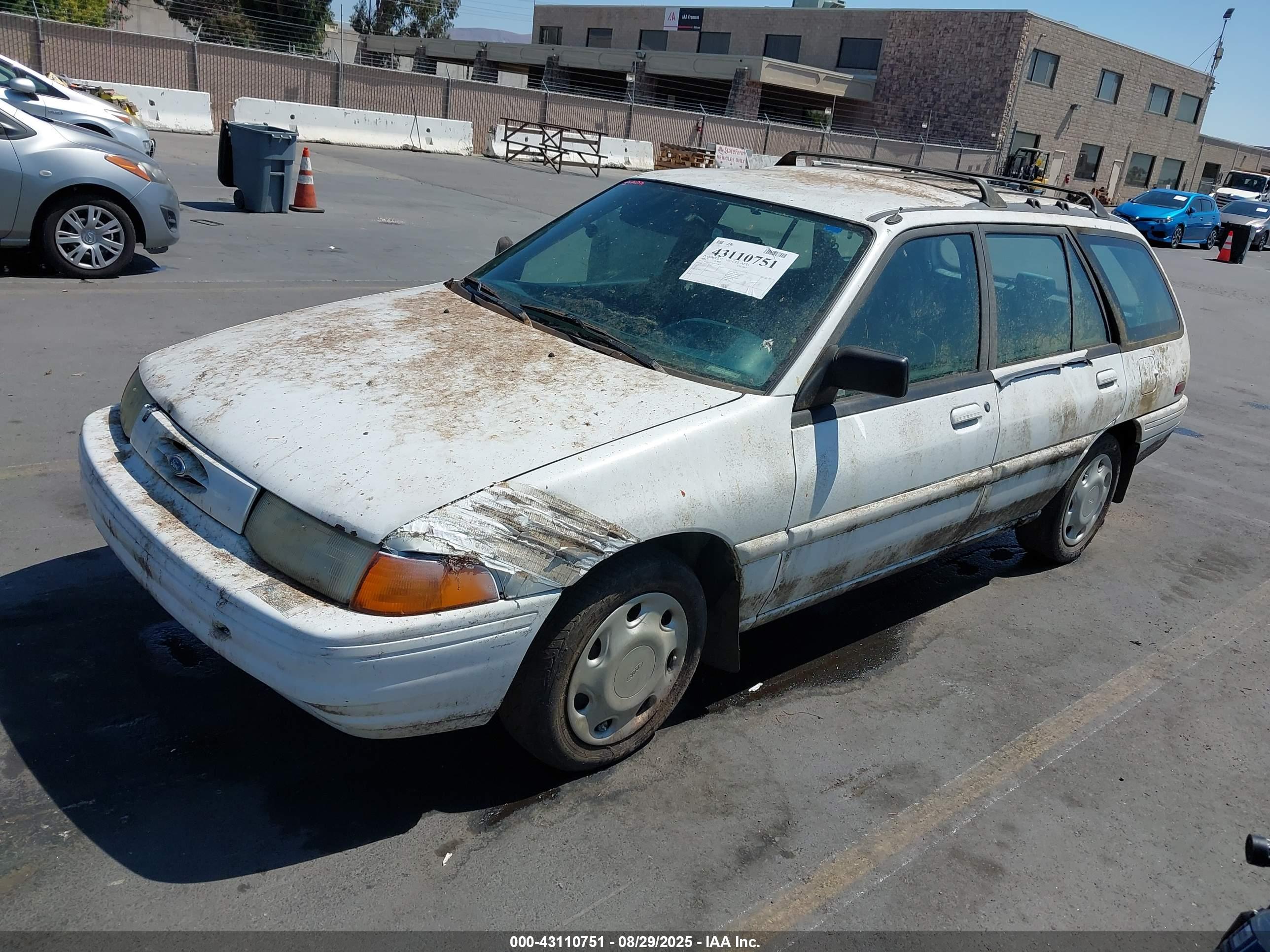 FORD ESCORT image 2