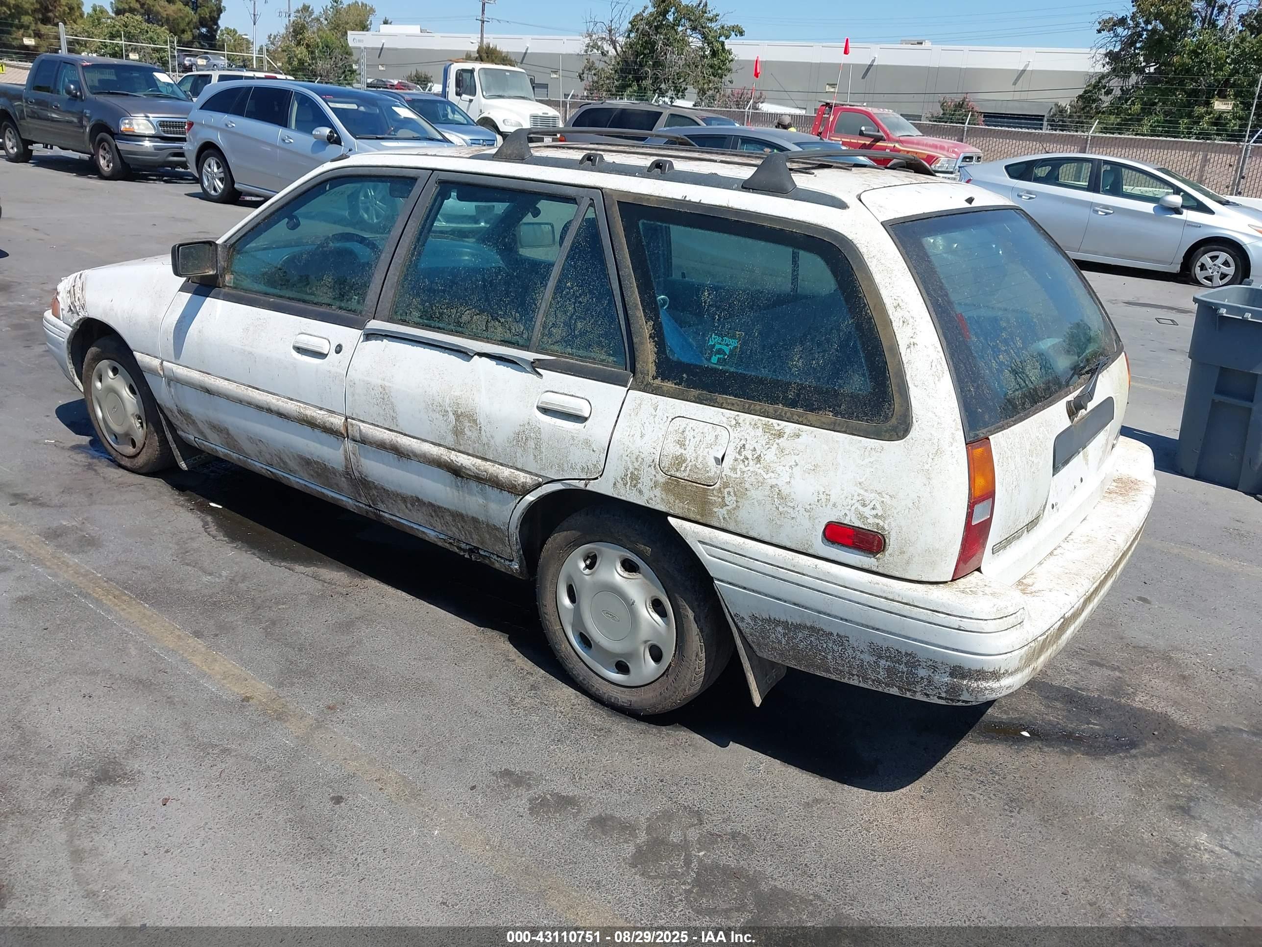 FORD ESCORT image 3