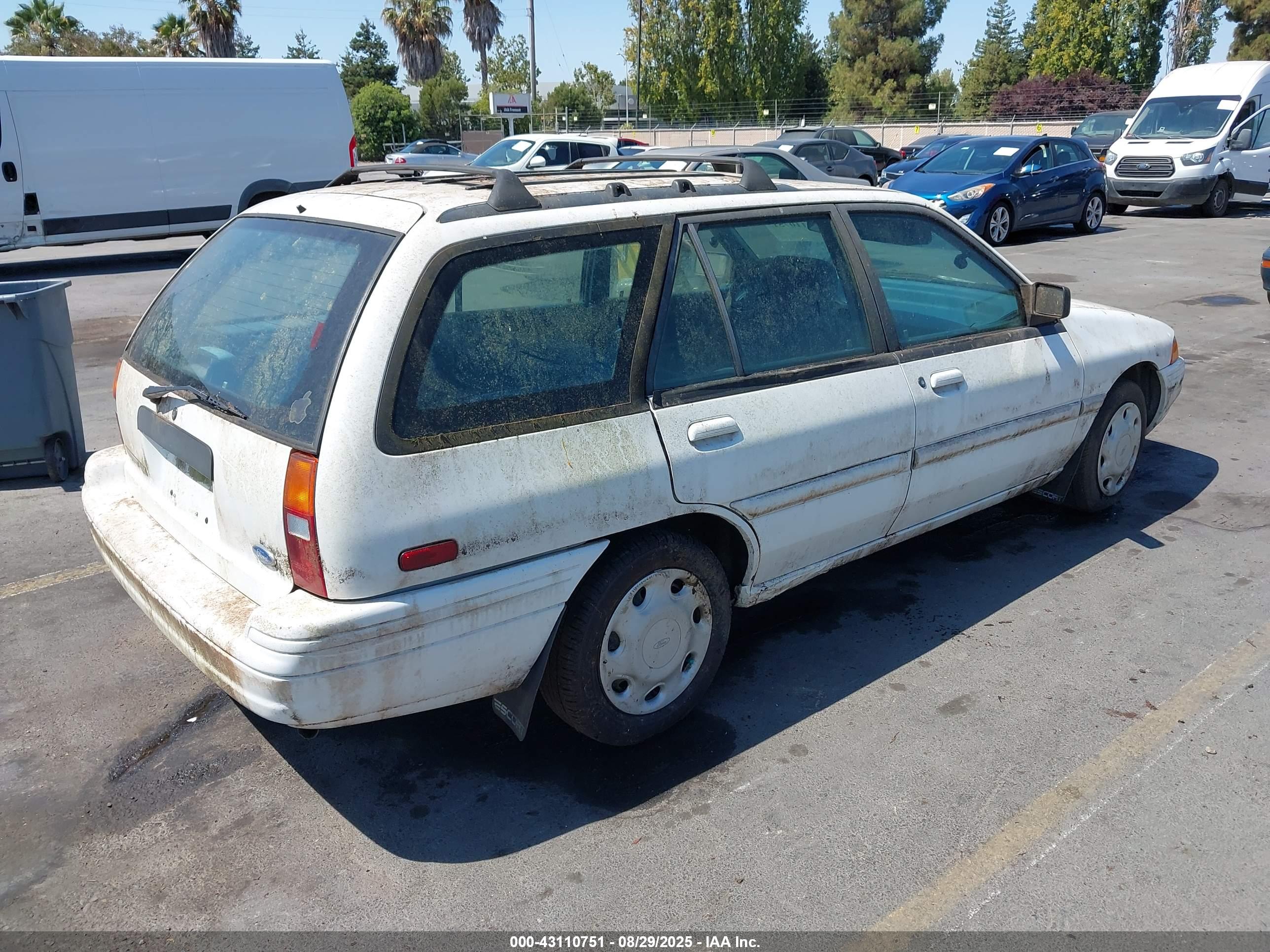 FORD ESCORT image 4
