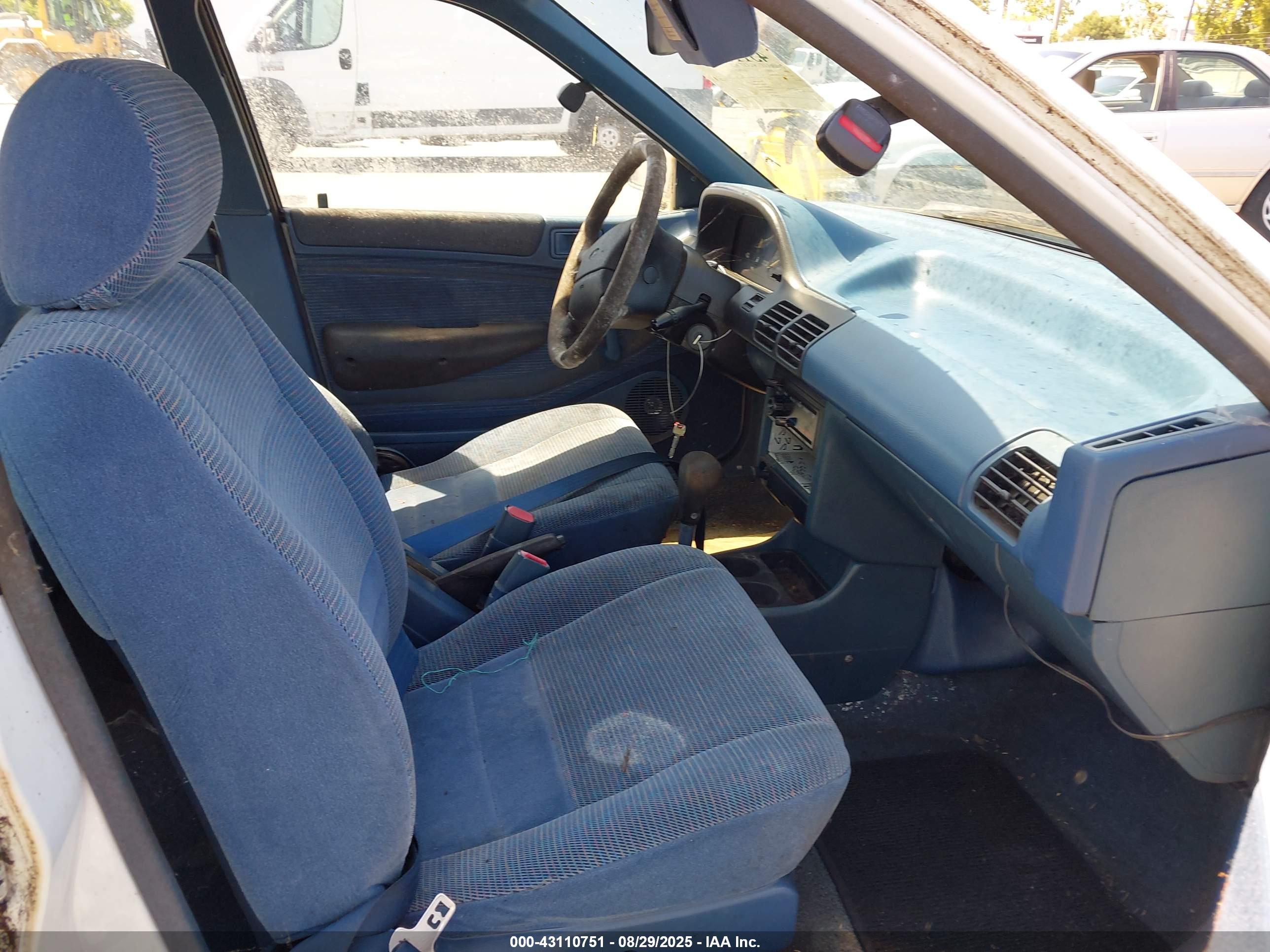 FORD ESCORT image 5