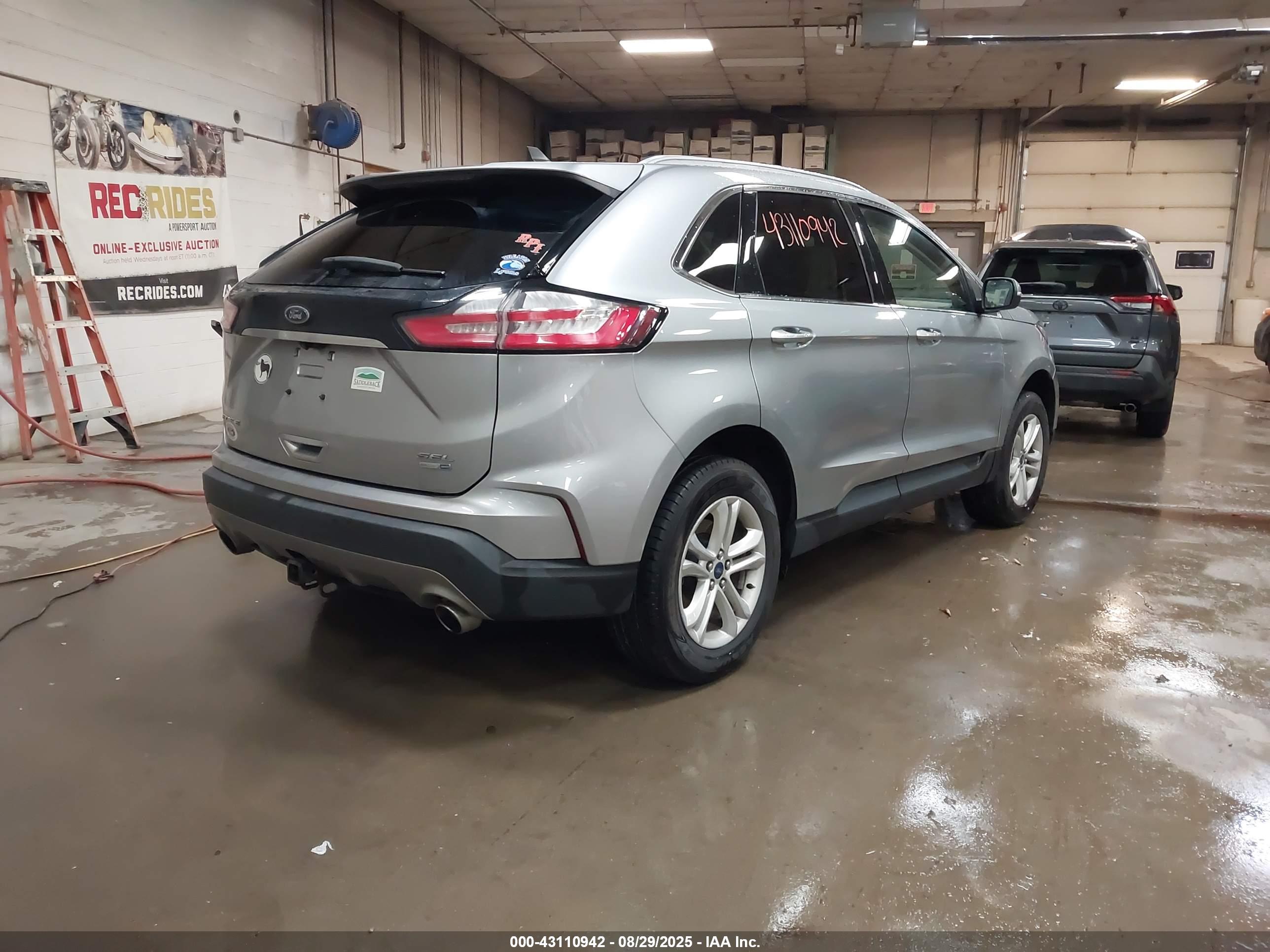 FORD EDGE image 4