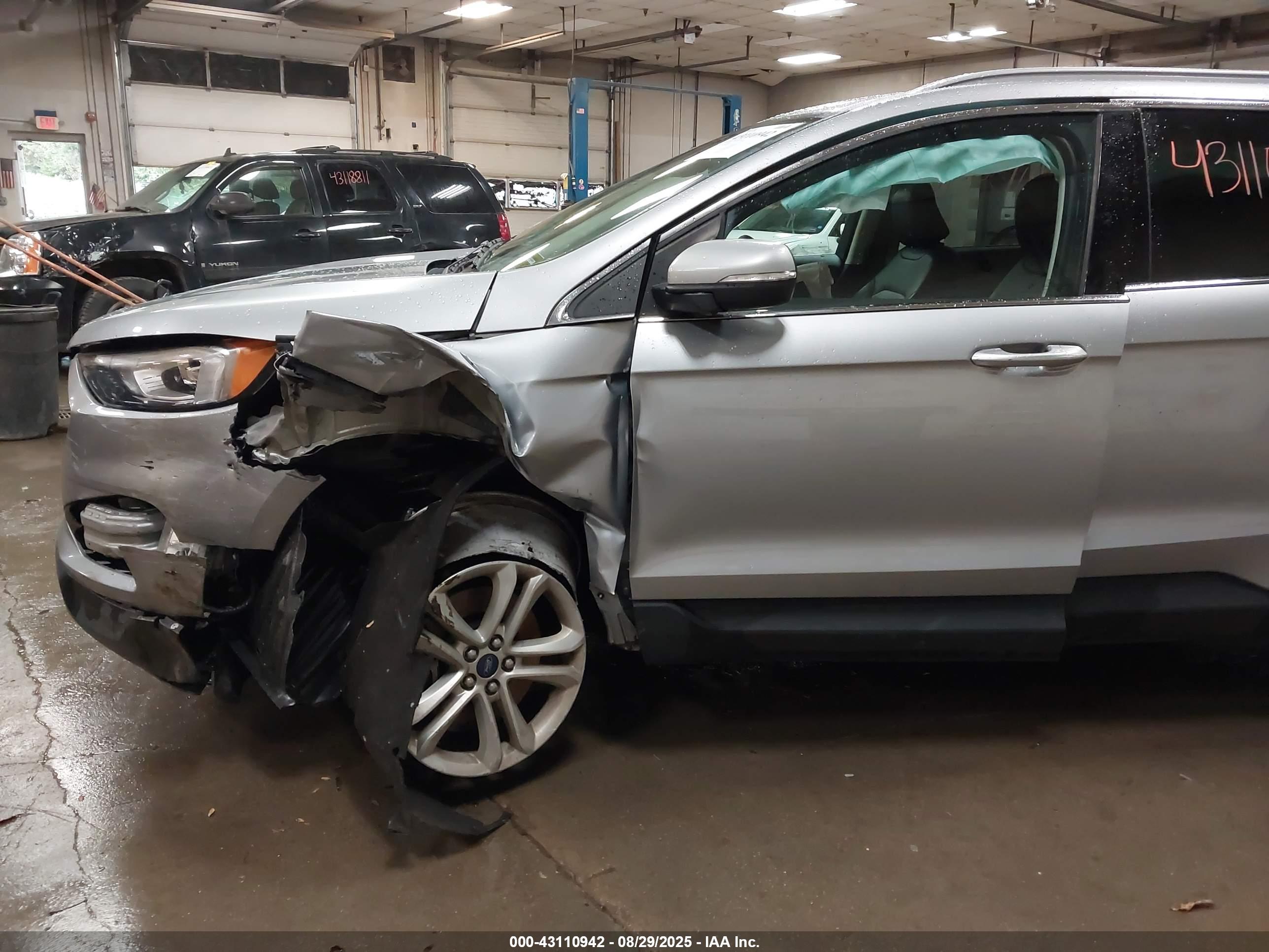 FORD EDGE image 6