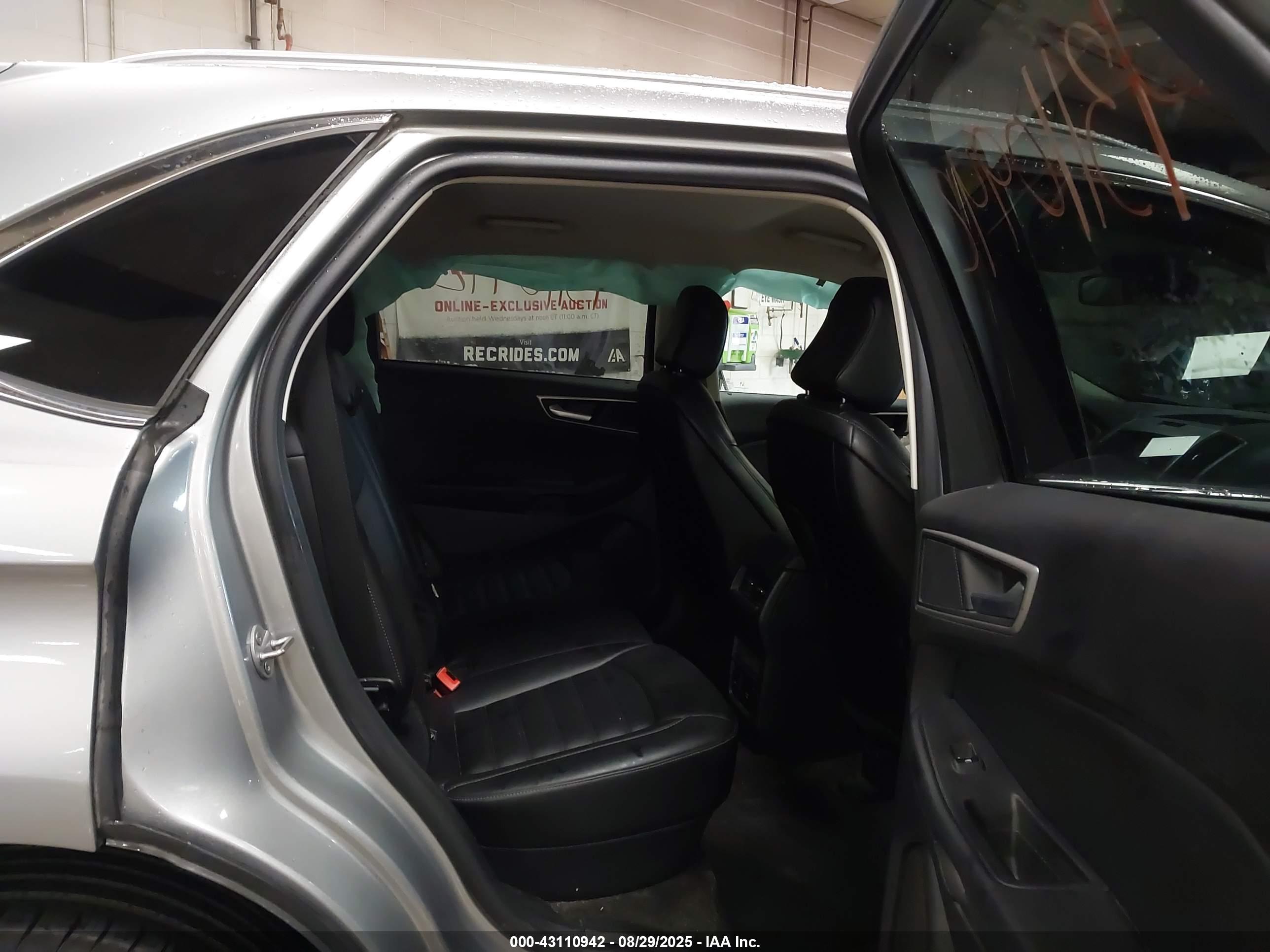 FORD EDGE image 8