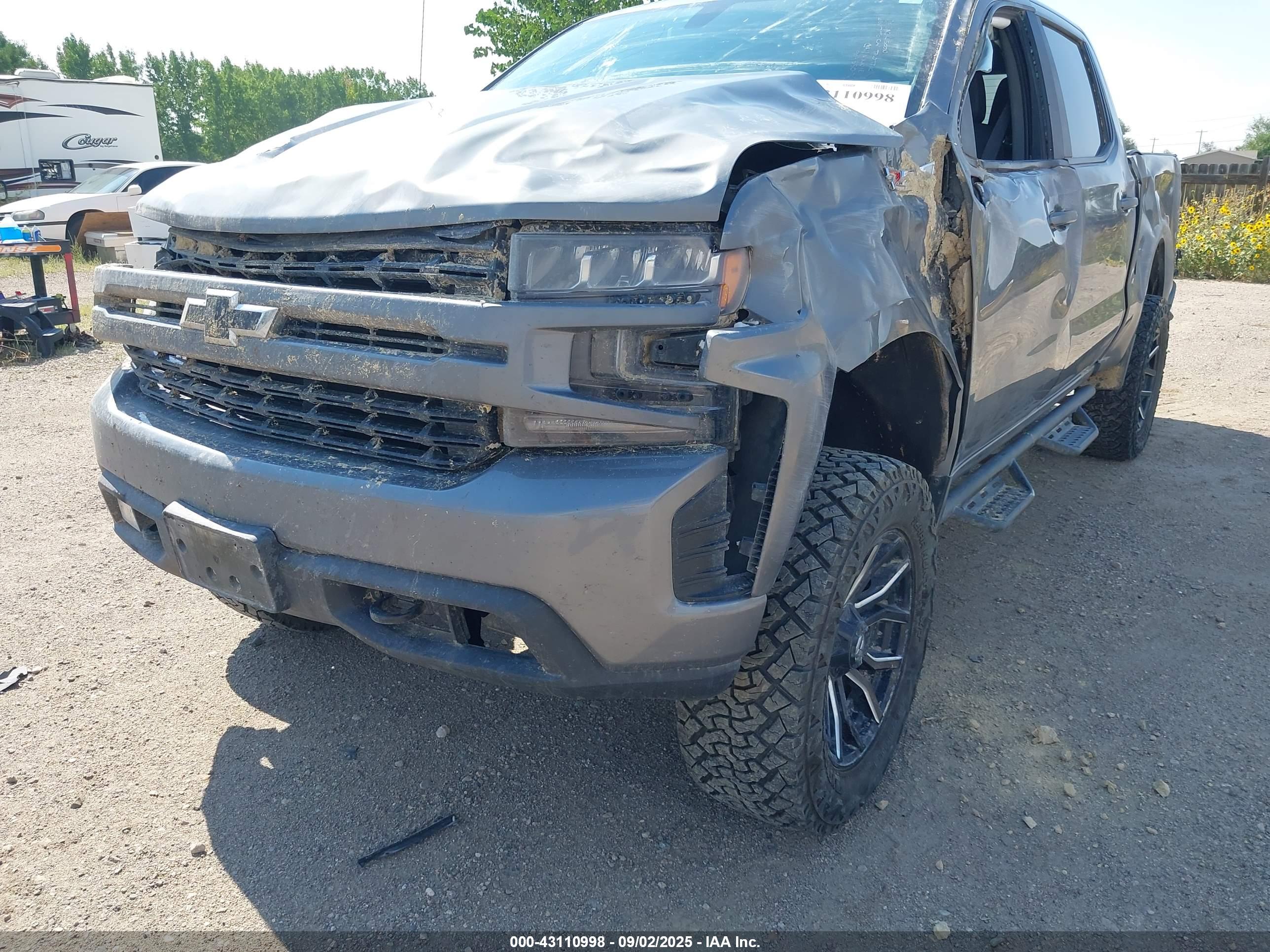 CHEVROLET SILVERADO image 6