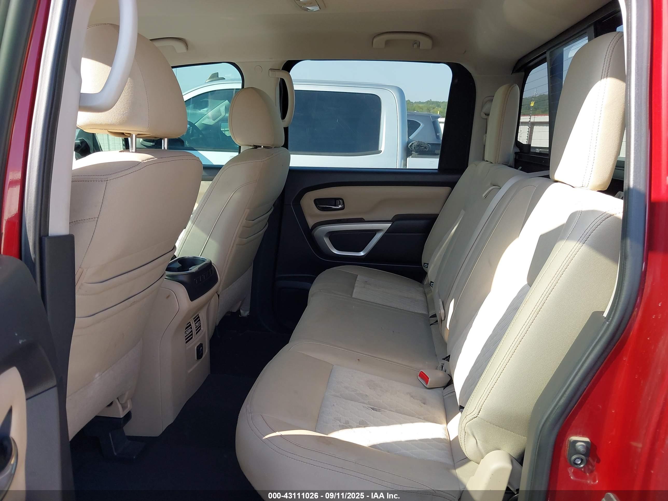 NISSAN TITAN image 8