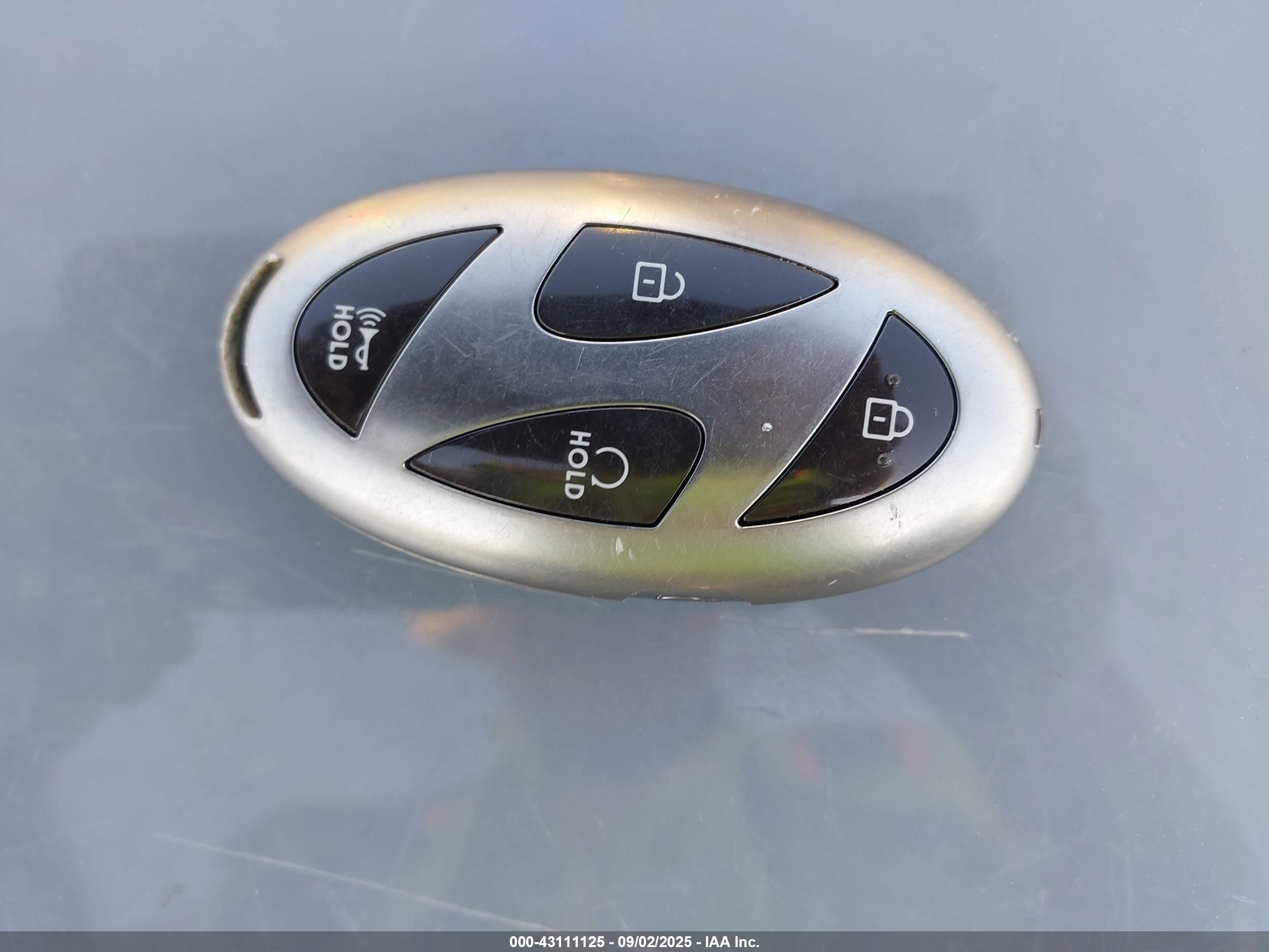 HYUNDAI ELANTRA image 11