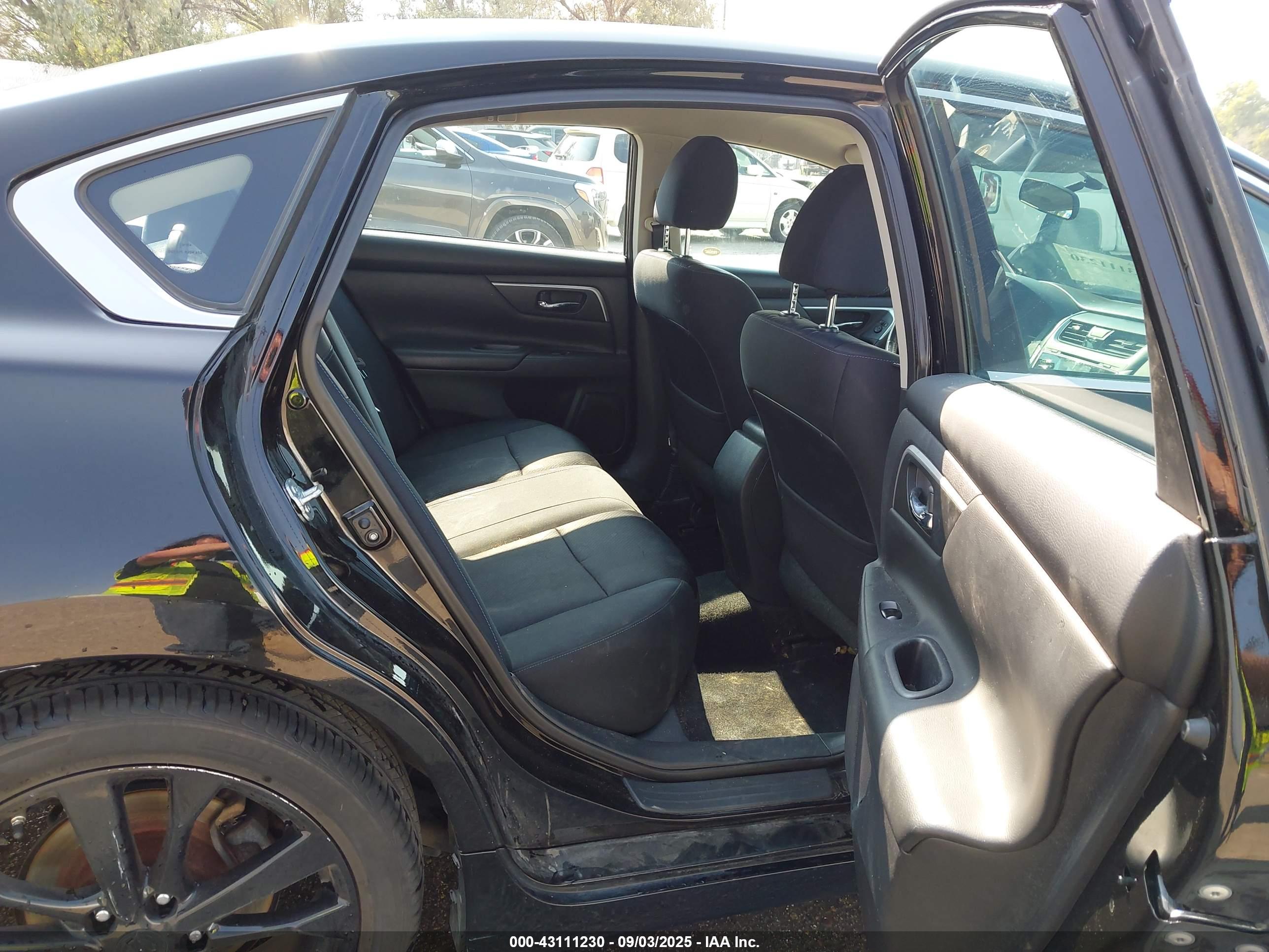 NISSAN ALTIMA image 8