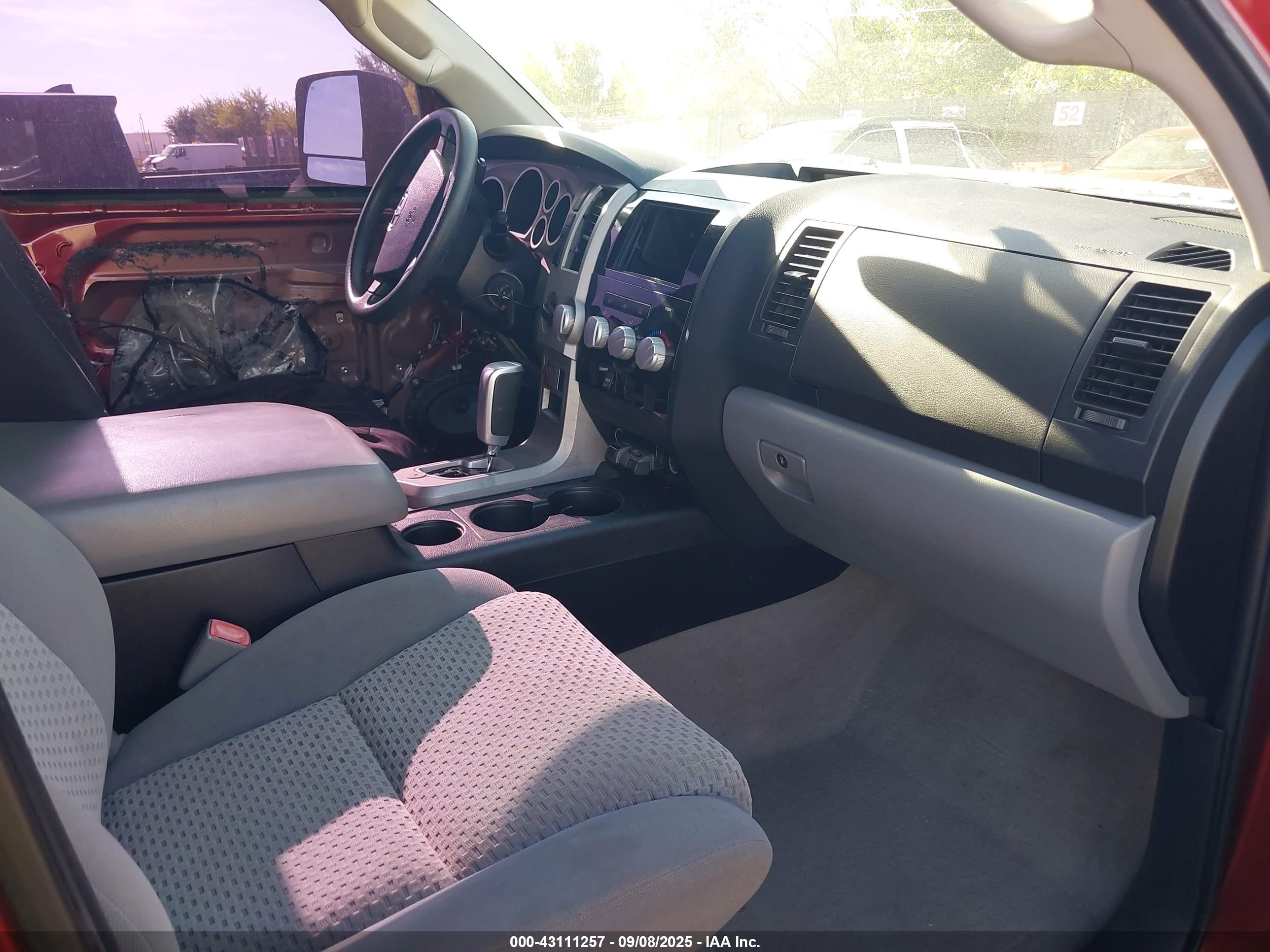 TOYOTA TUNDRA image 5