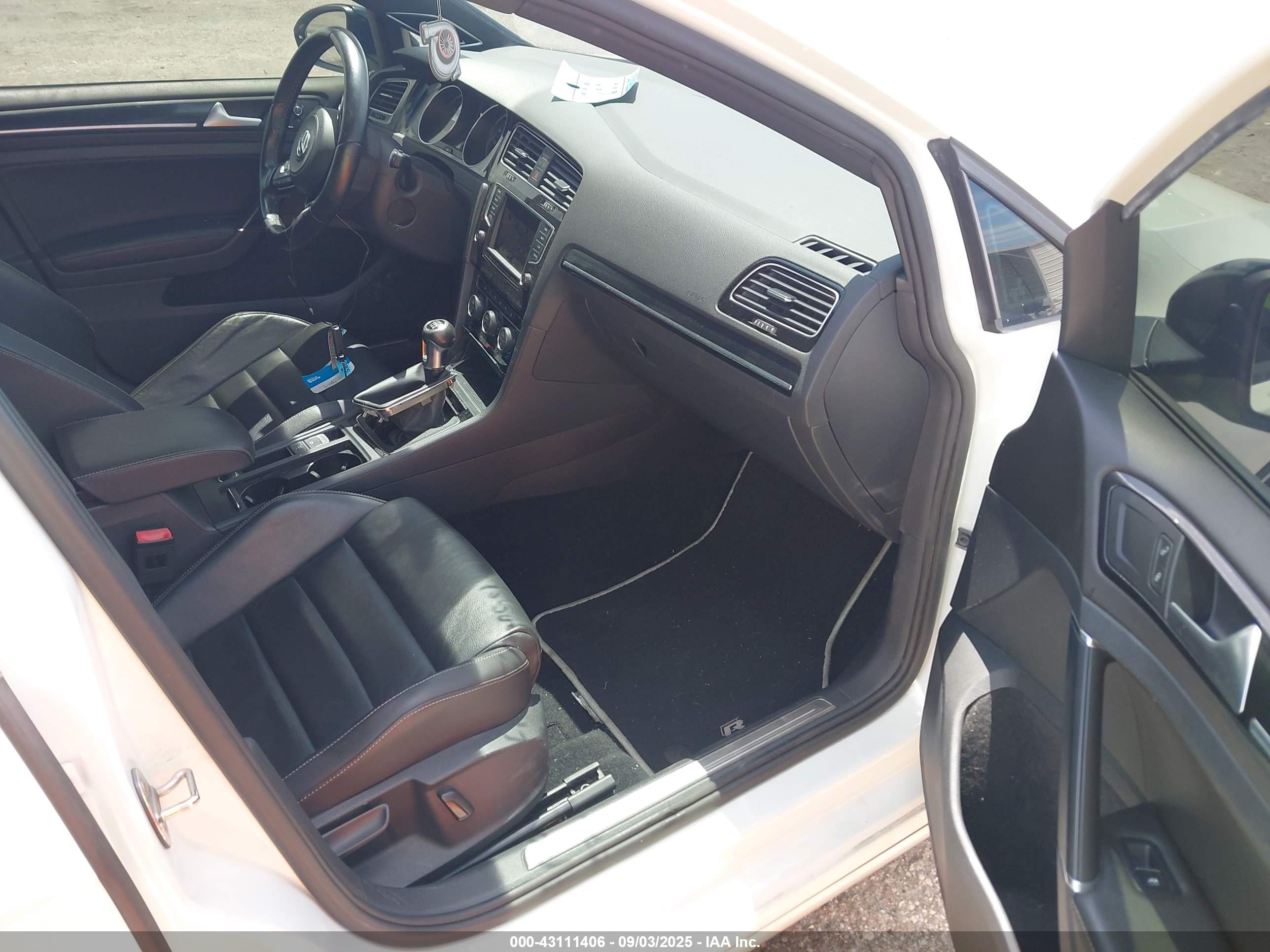 VOLKSWAGEN GOLF image 5