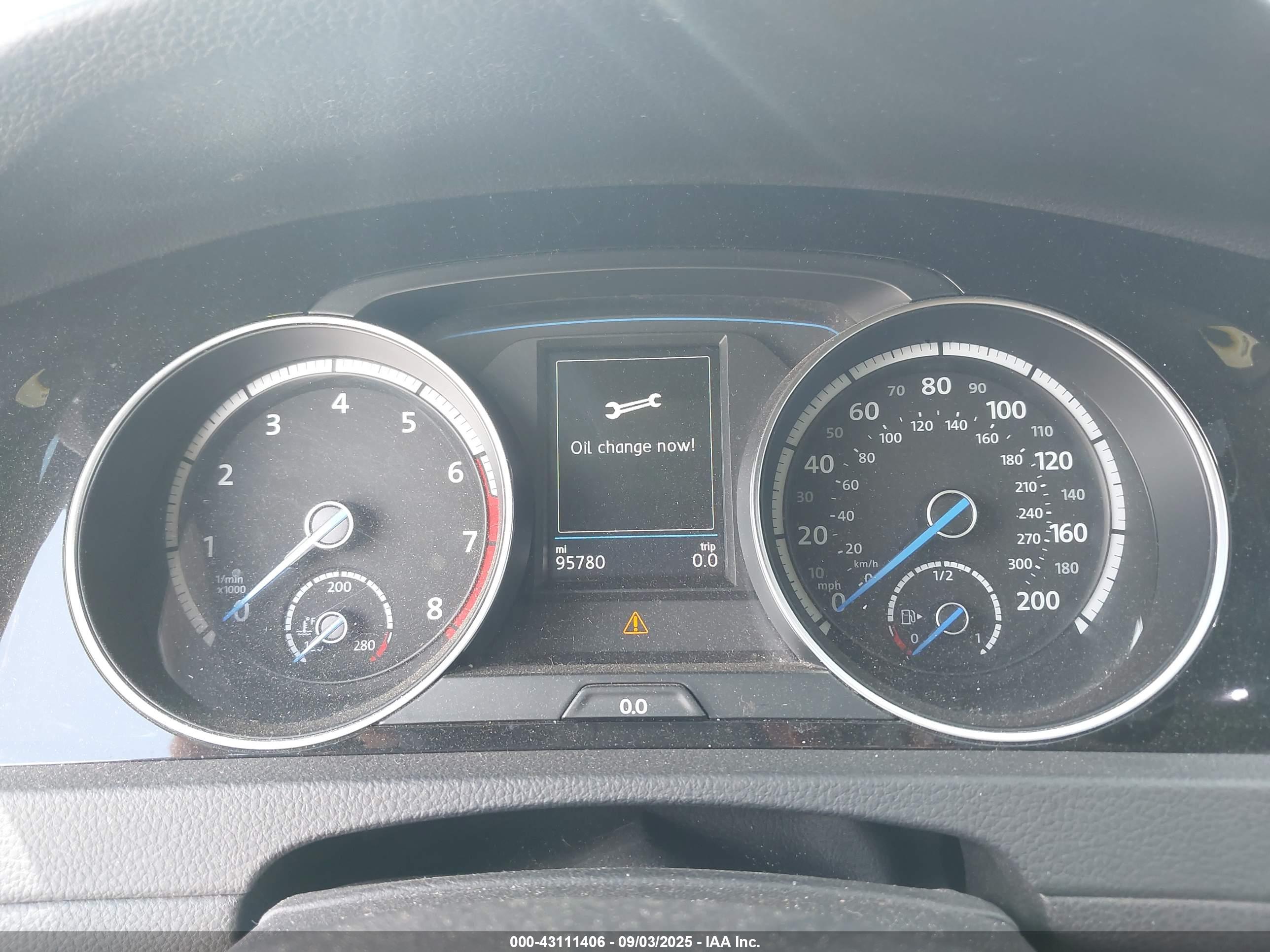 VOLKSWAGEN GOLF image 7