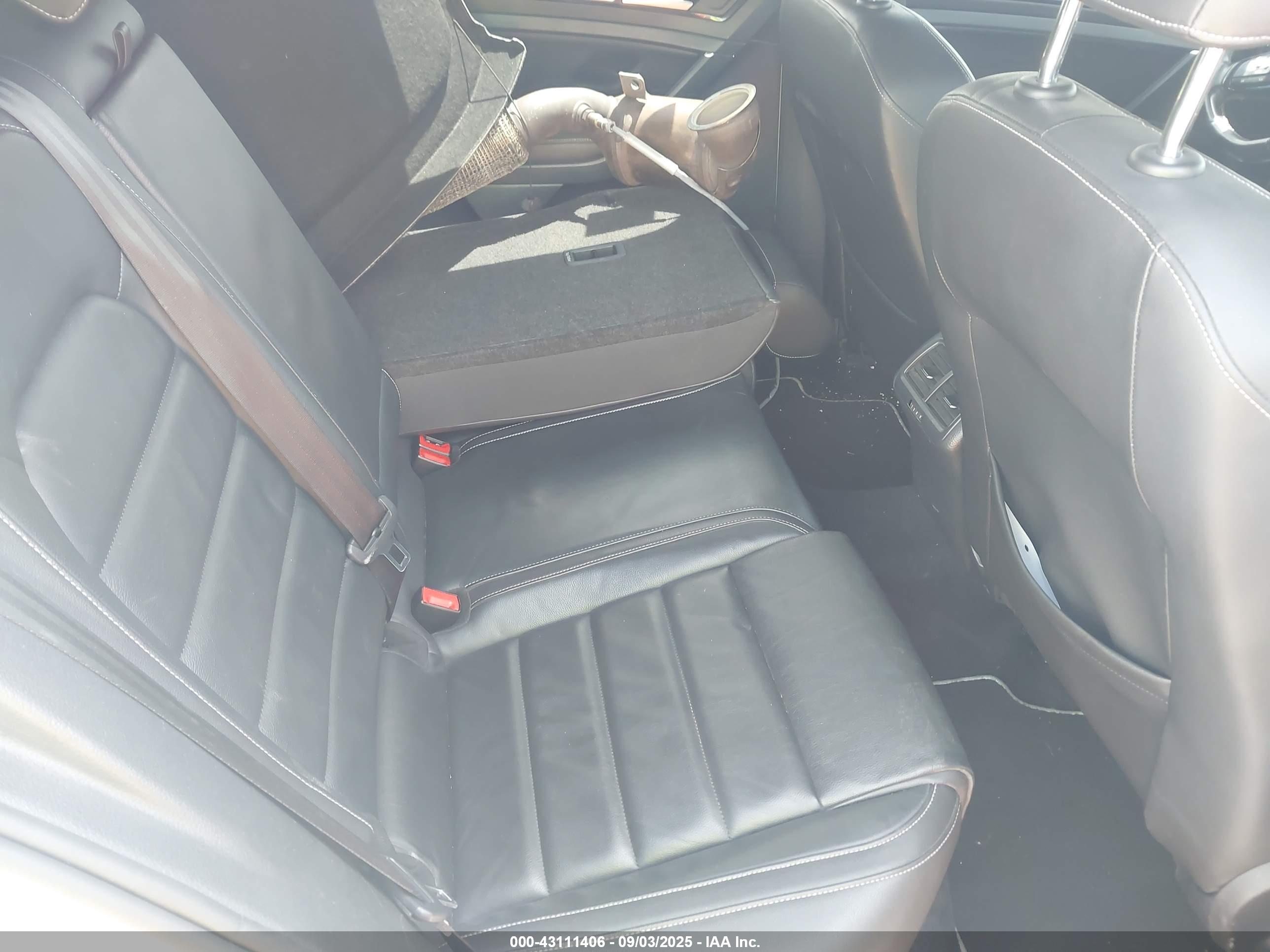 VOLKSWAGEN GOLF image 8