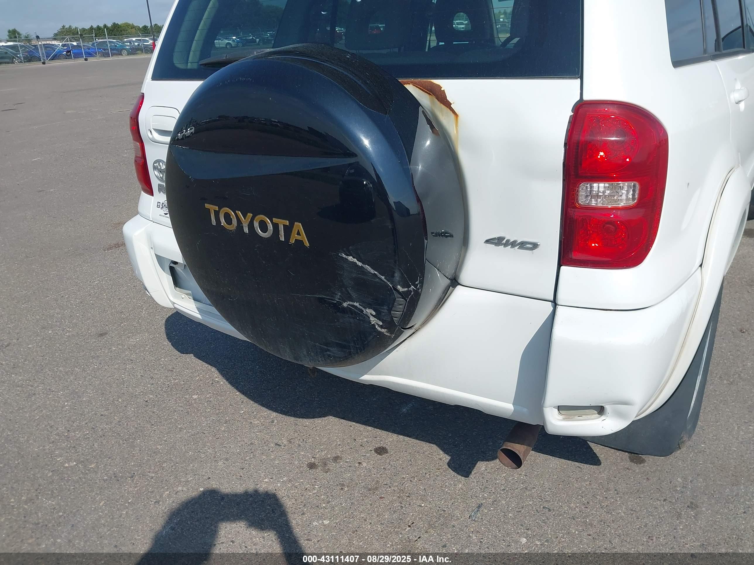 TOYOTA RAV4 image 6