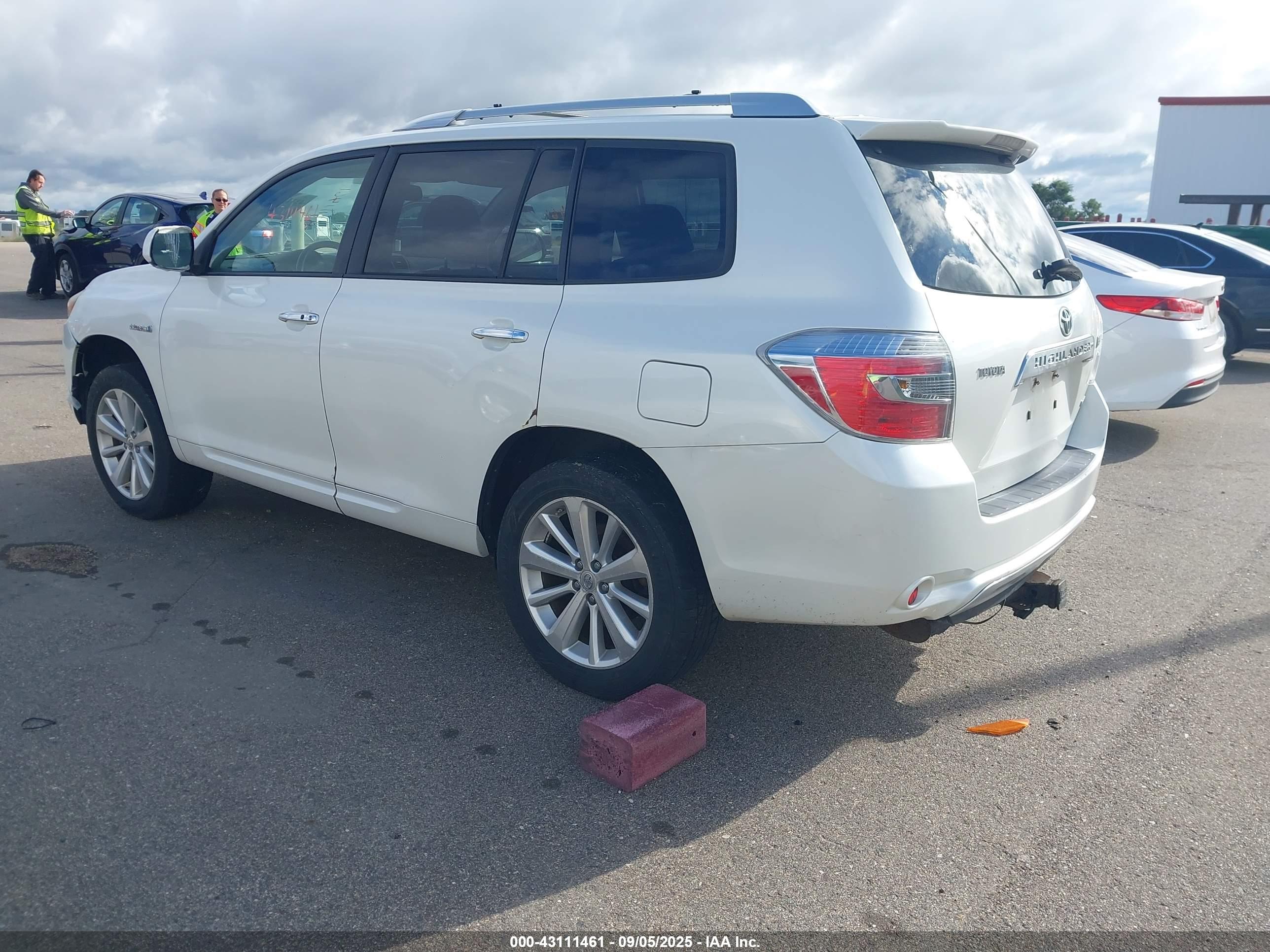 TOYOTA HIGHLANDER image 3