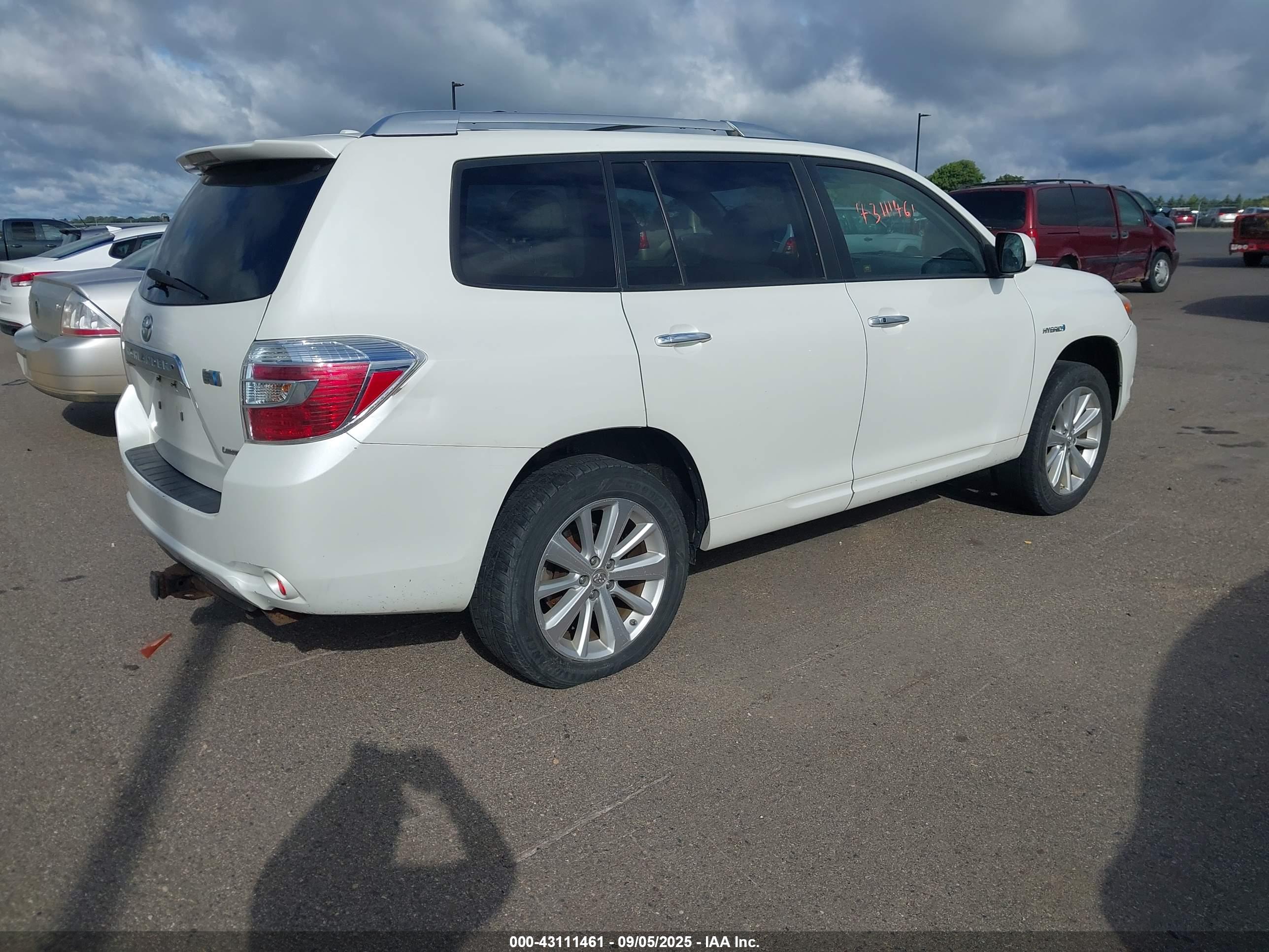 TOYOTA HIGHLANDER image 4