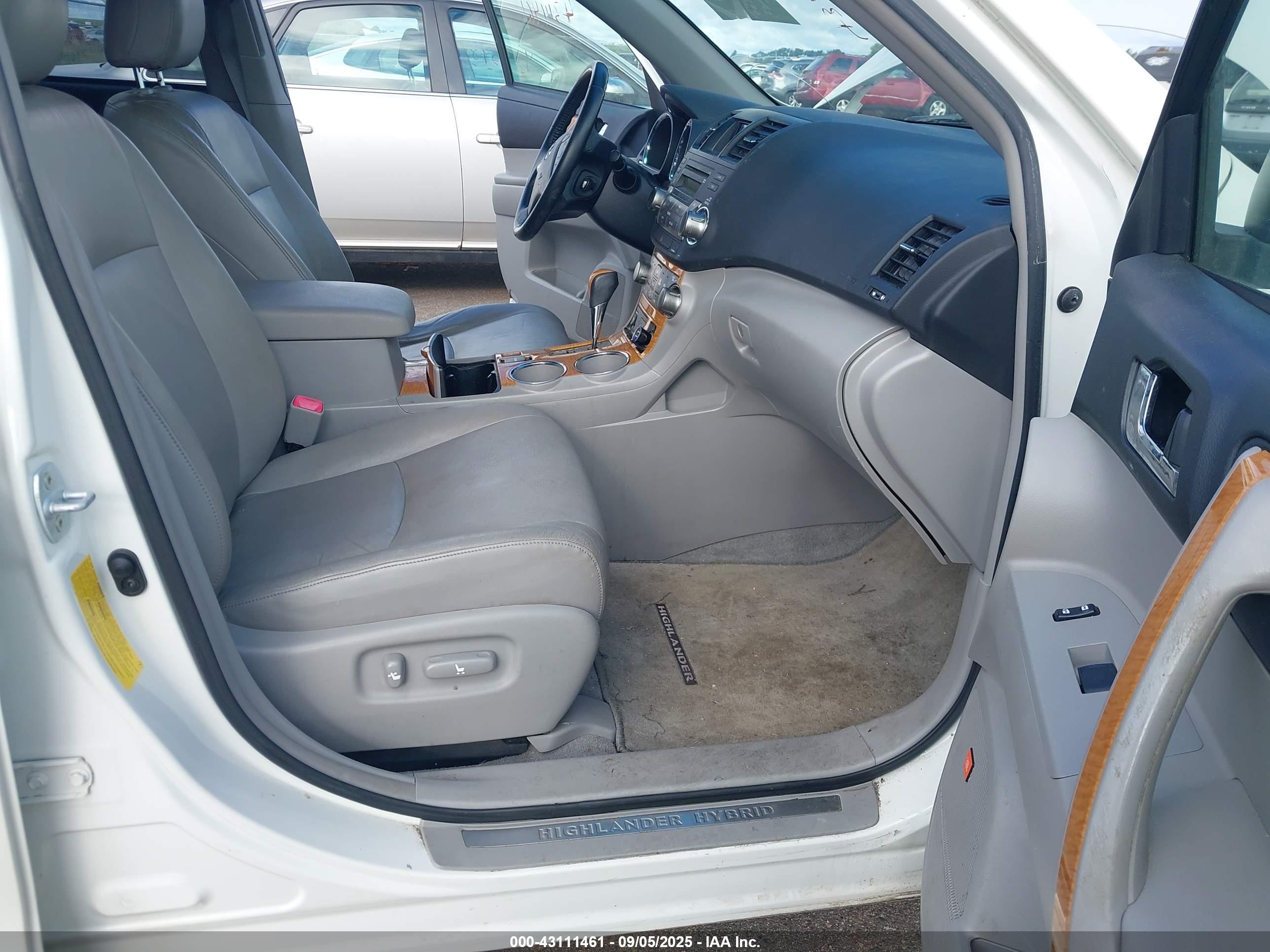 TOYOTA HIGHLANDER image 5