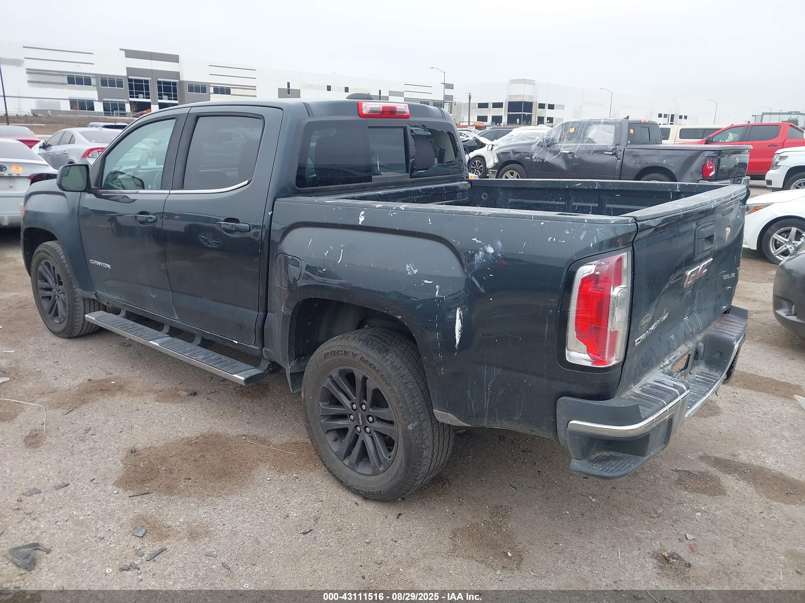 GMC CANYON image 3