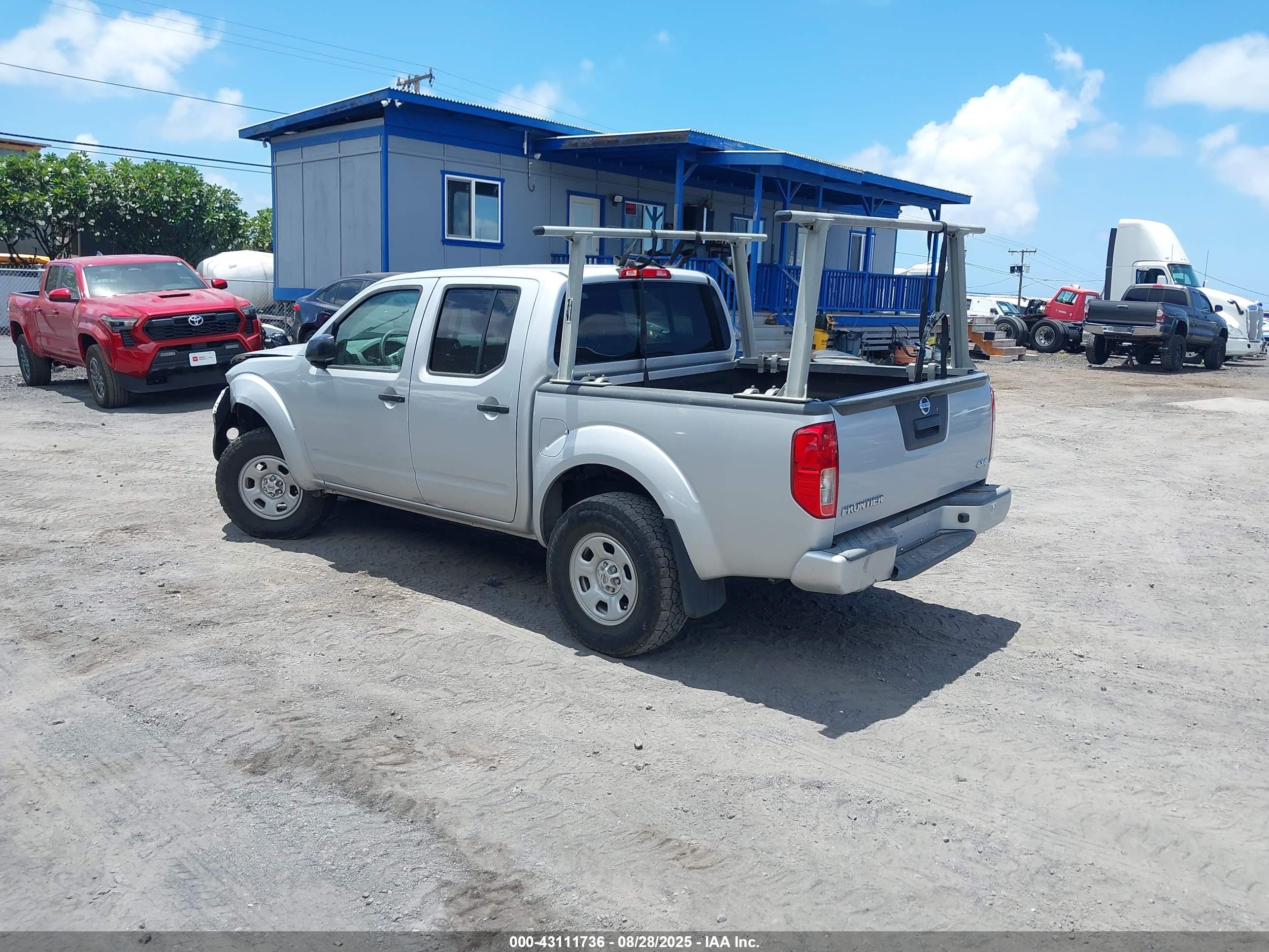 NISSAN FRONTIER image 3
