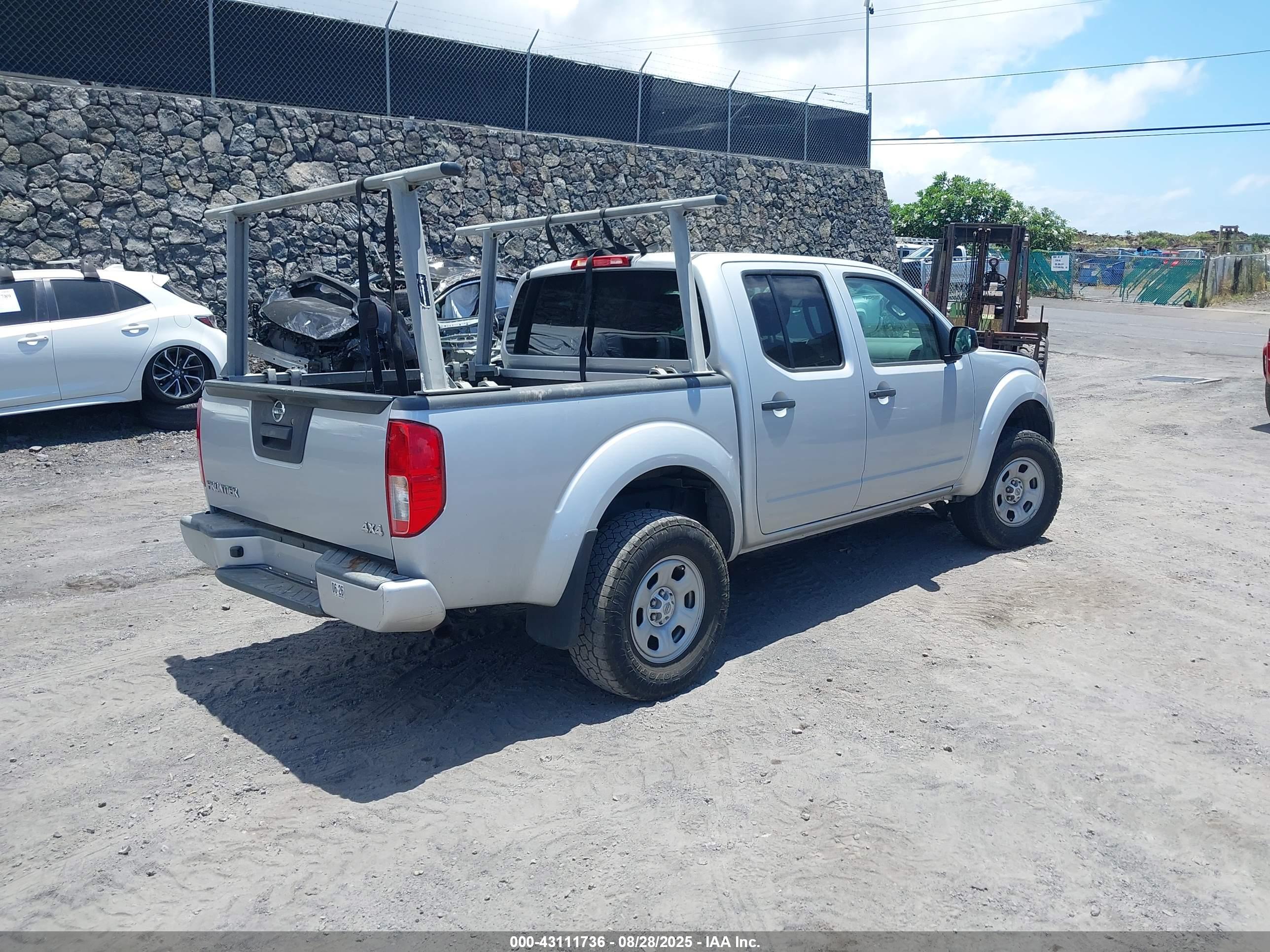 NISSAN FRONTIER image 4
