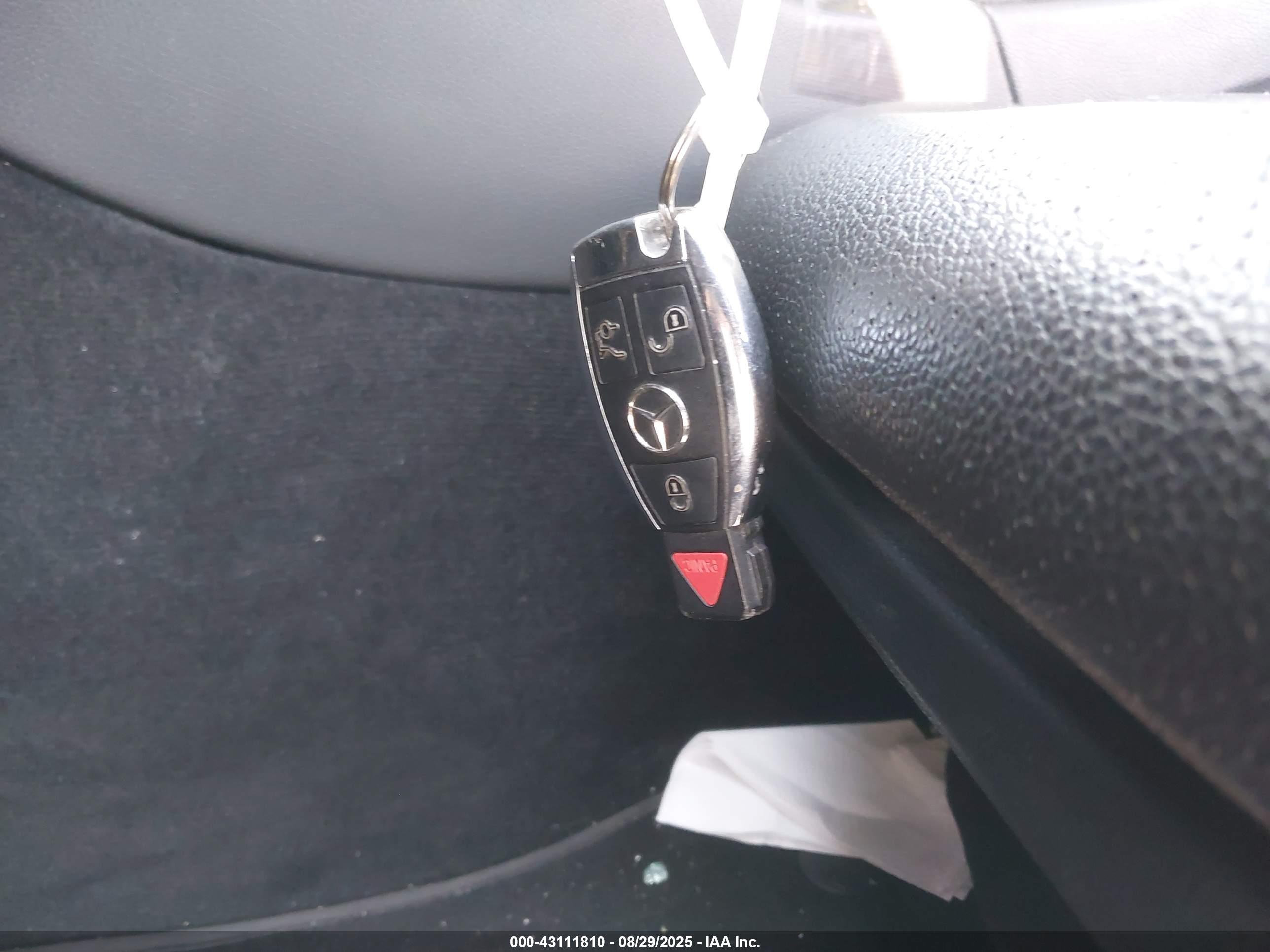 MERCEDES-BENZ C image 11