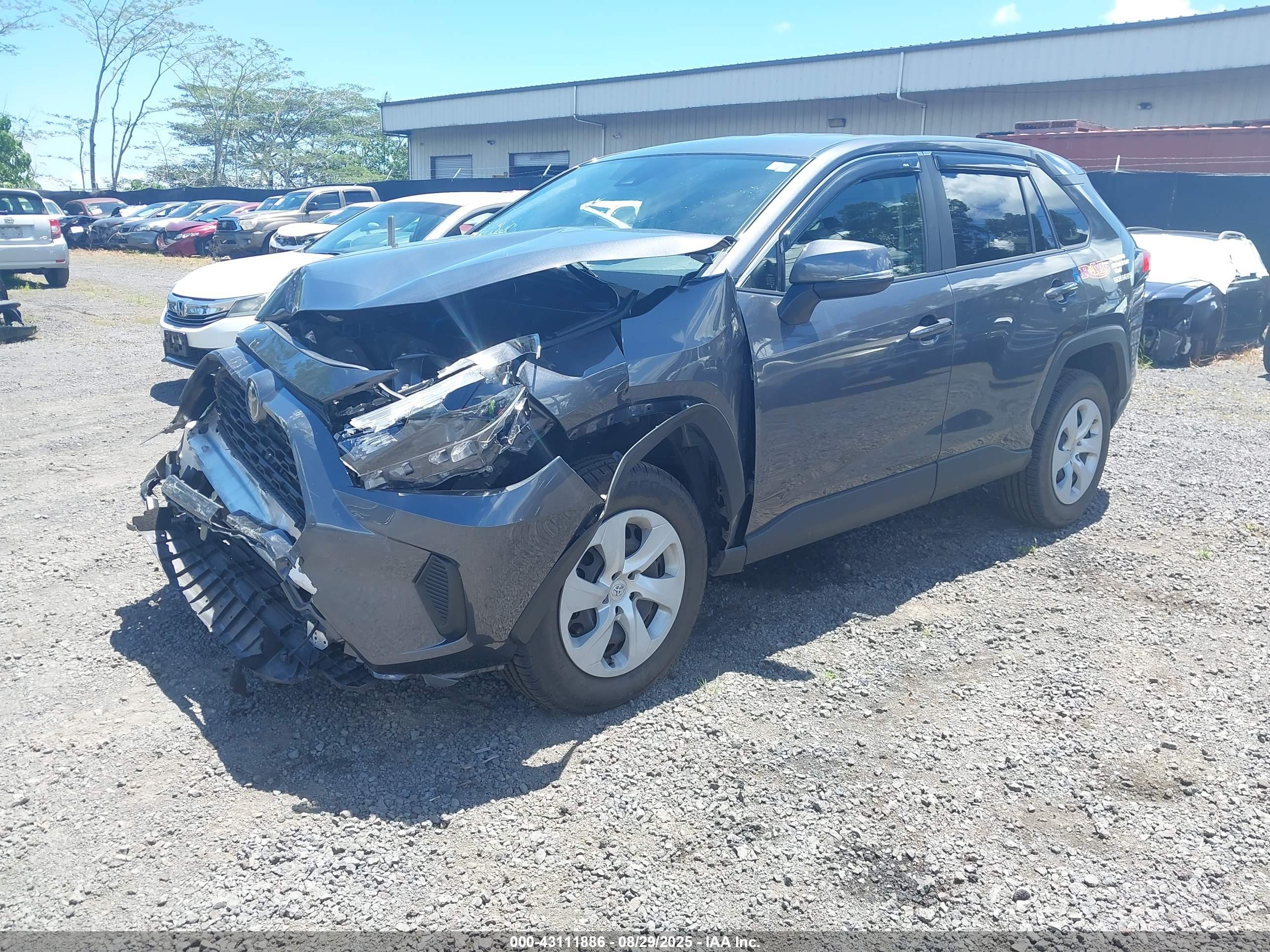 TOYOTA RAV4 image 2