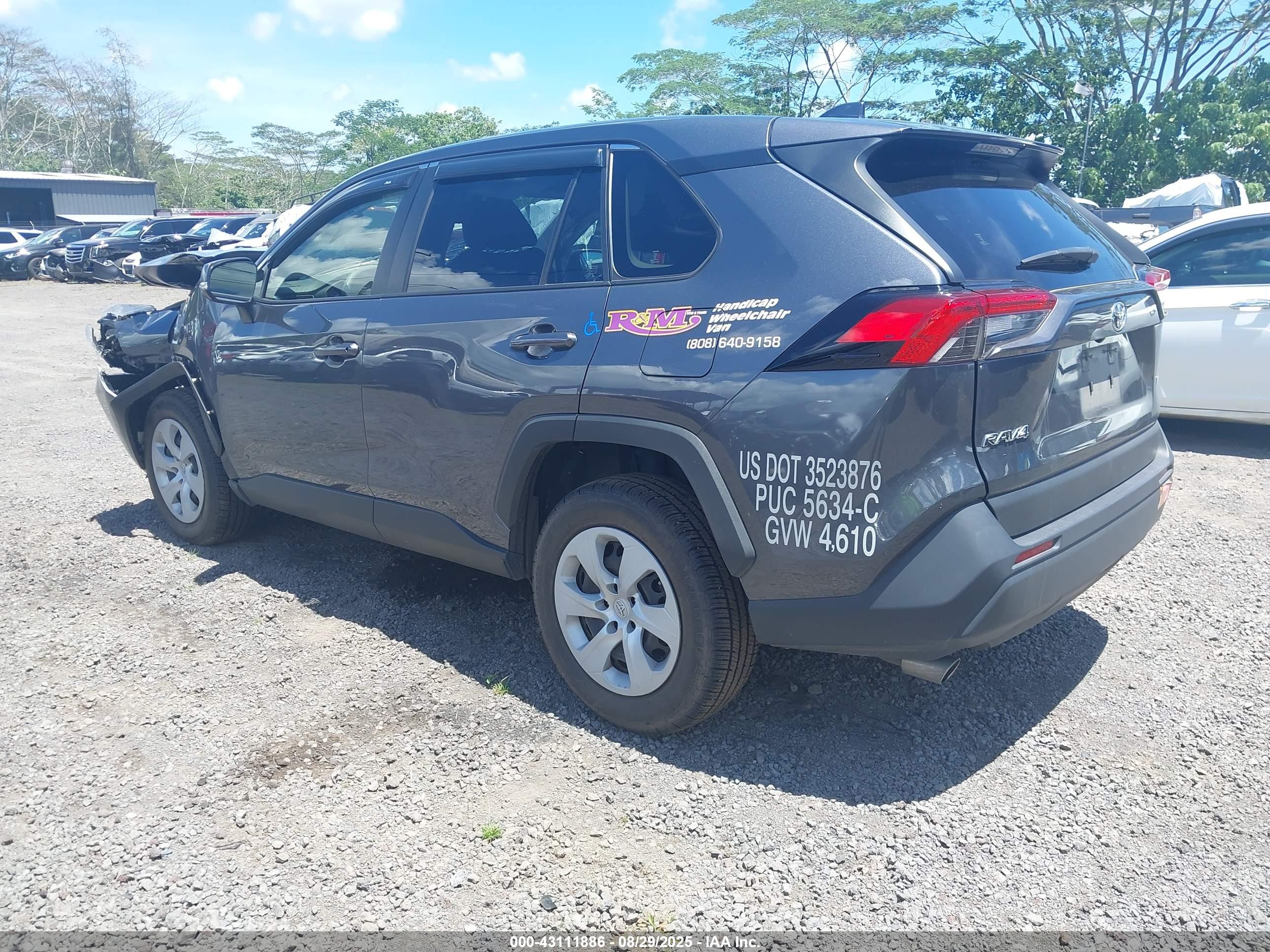 TOYOTA RAV4 image 3