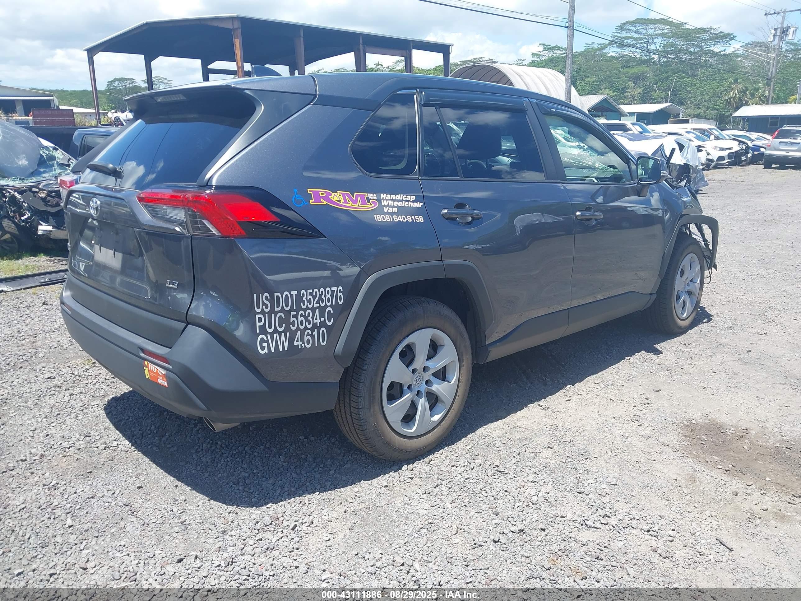 TOYOTA RAV4 image 4