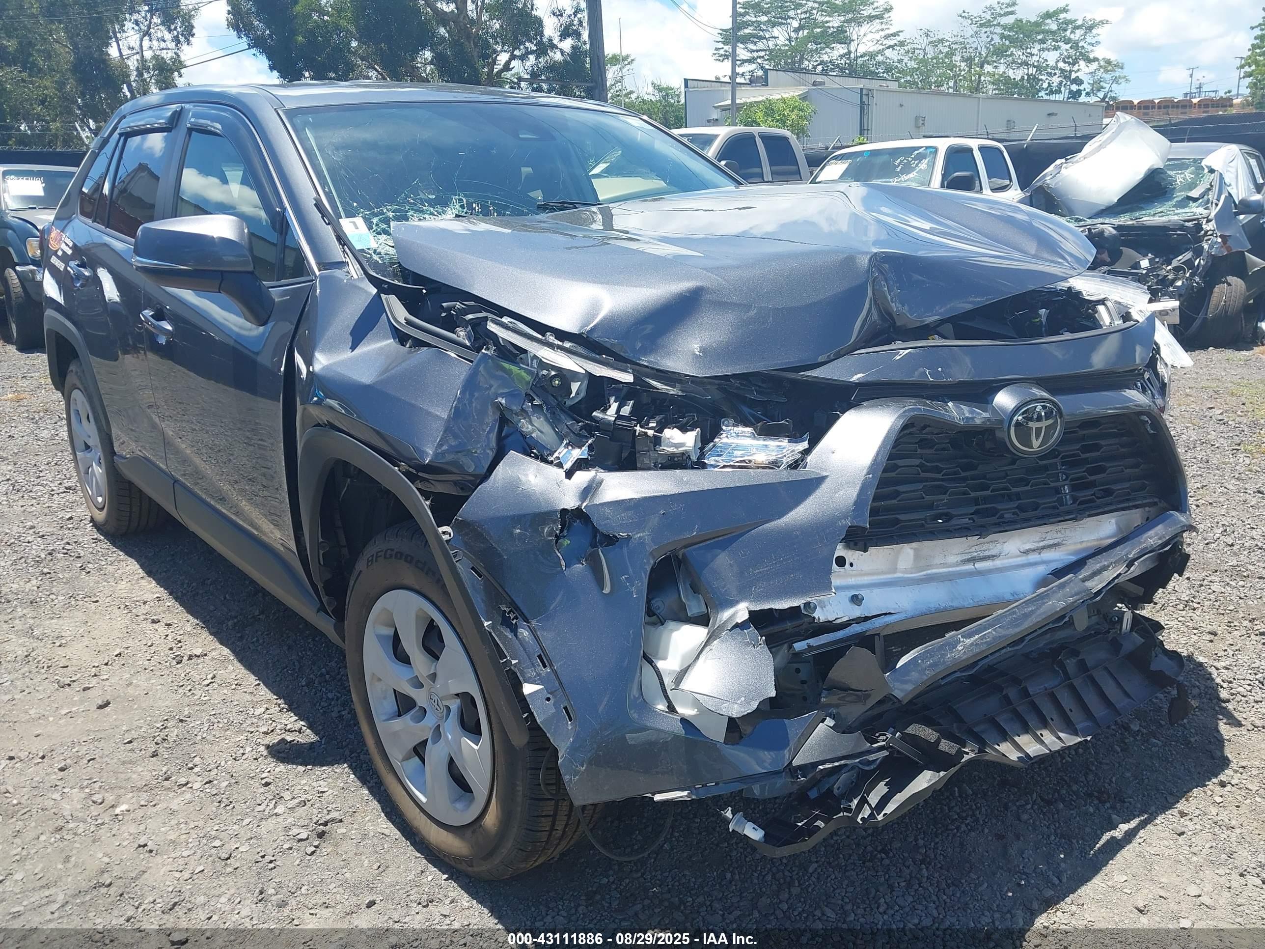 TOYOTA RAV4 image 6